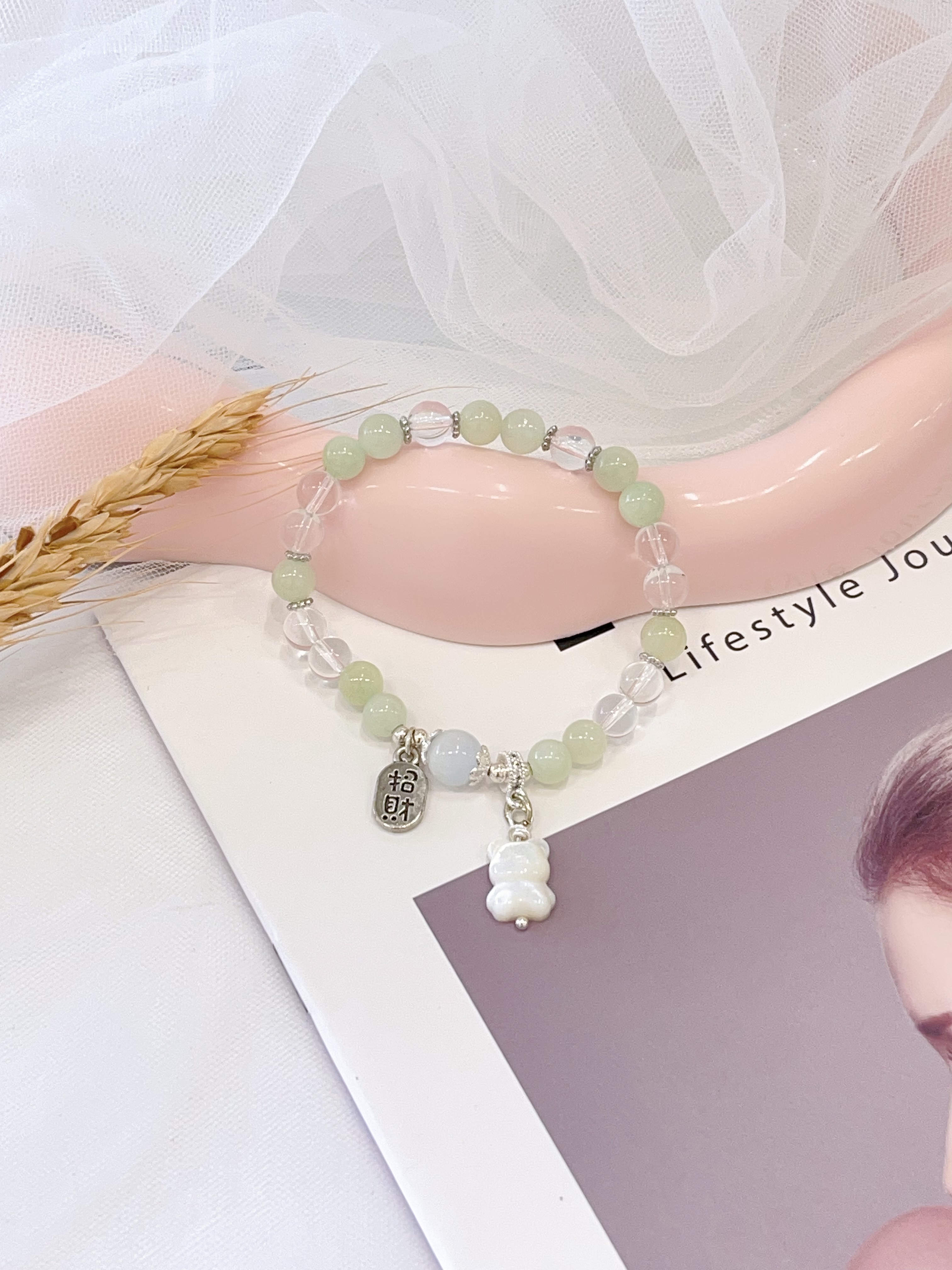 🧸 猫眼石 × 白水晶 × 奶盖葡萄石 × 贝壳小熊吊饰手串 Cat’s Eye Stone, Clear Quartz & Prehnite with Shell Bear Charm