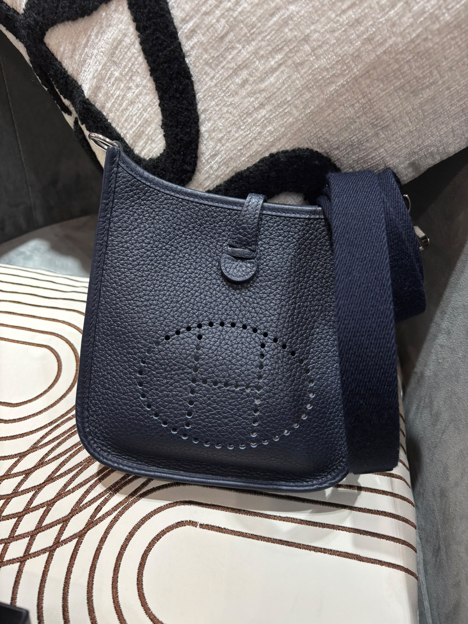 Hermes mini evelyne STAMP Z 100%Authentic, 98%new  ✅dust bag