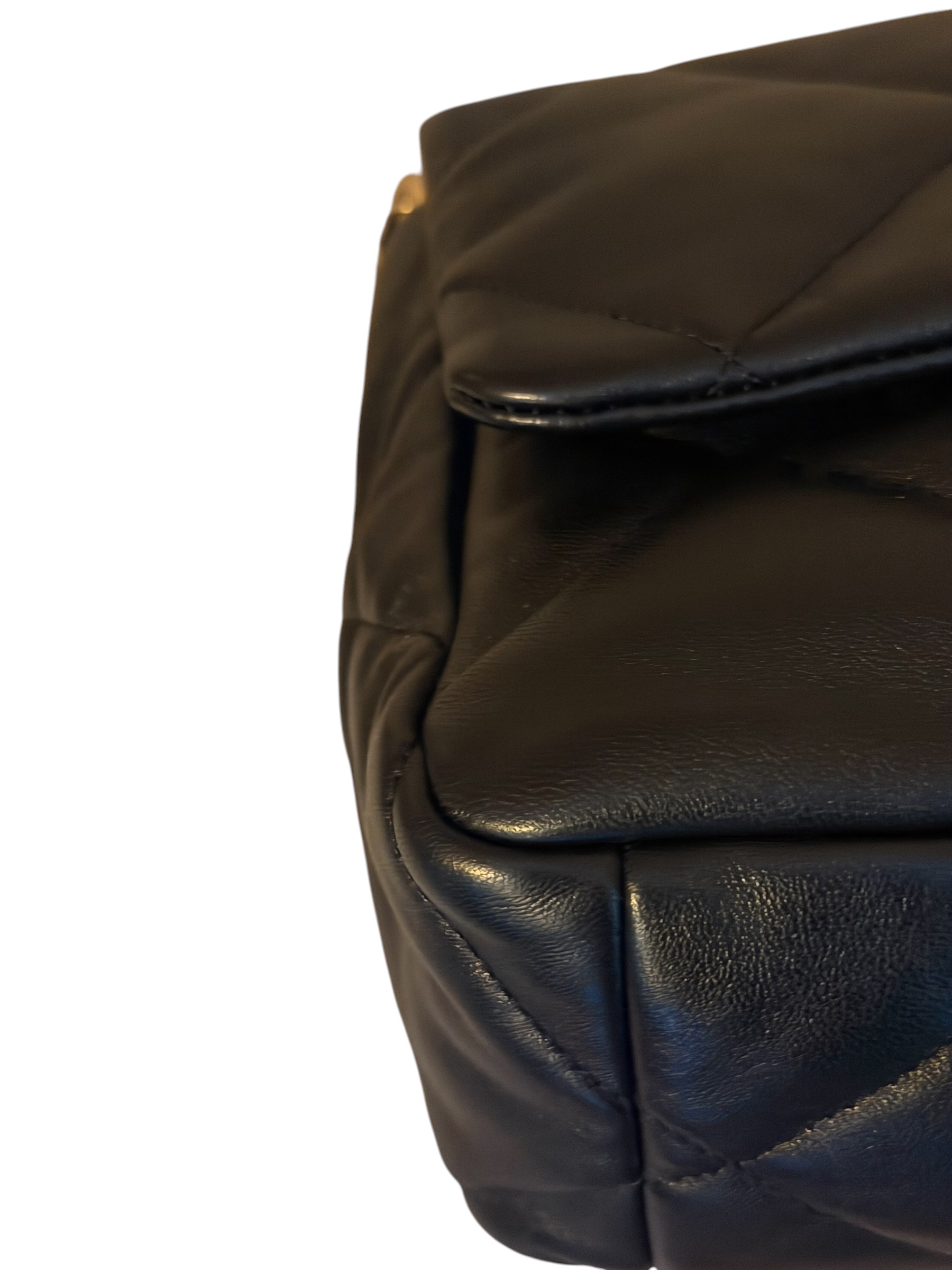 Pre-Owned CHANEL C19 / Product Code : W51701
