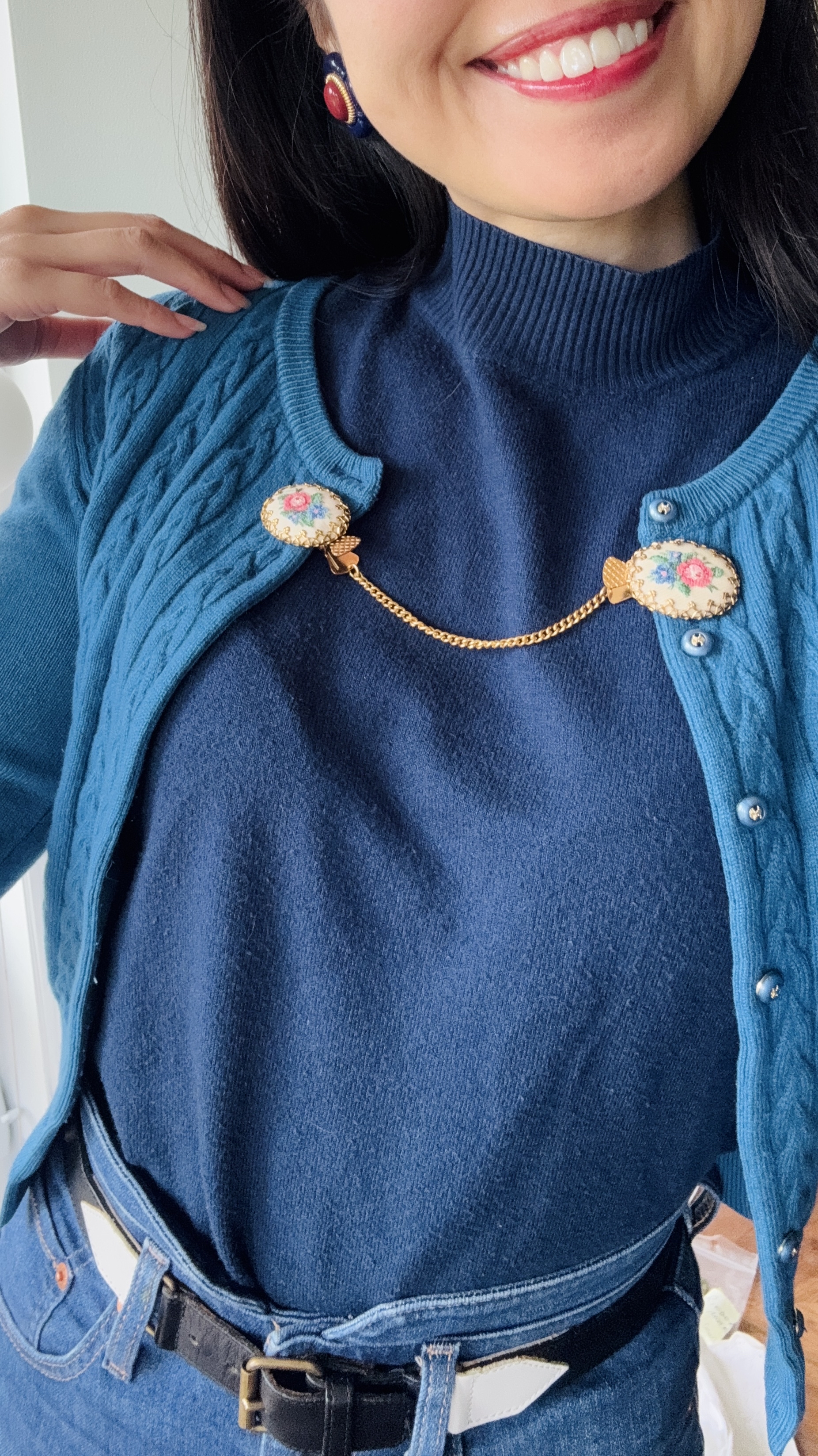 Rare! C.a.1960s Petit Needlepoint Pink Rose Sweater Clips (MT2592)