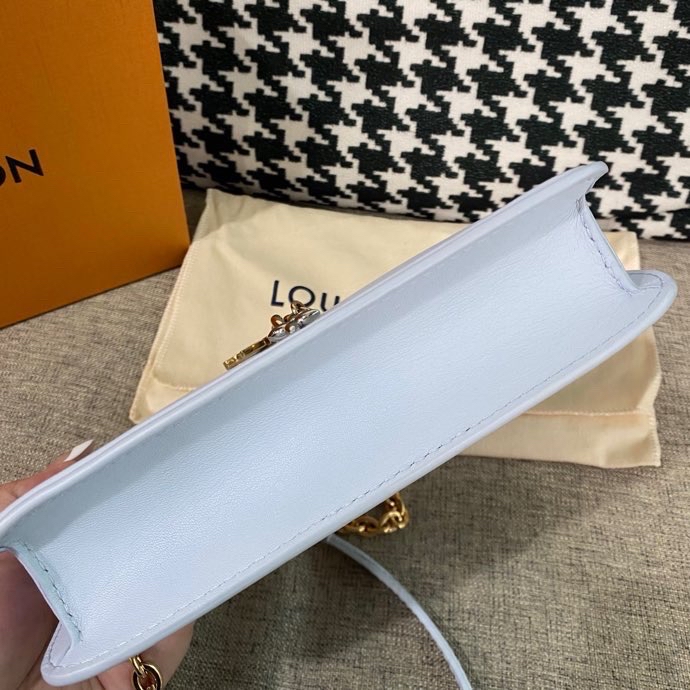 【預訂貨品】LV藍色woc 💳芯片款