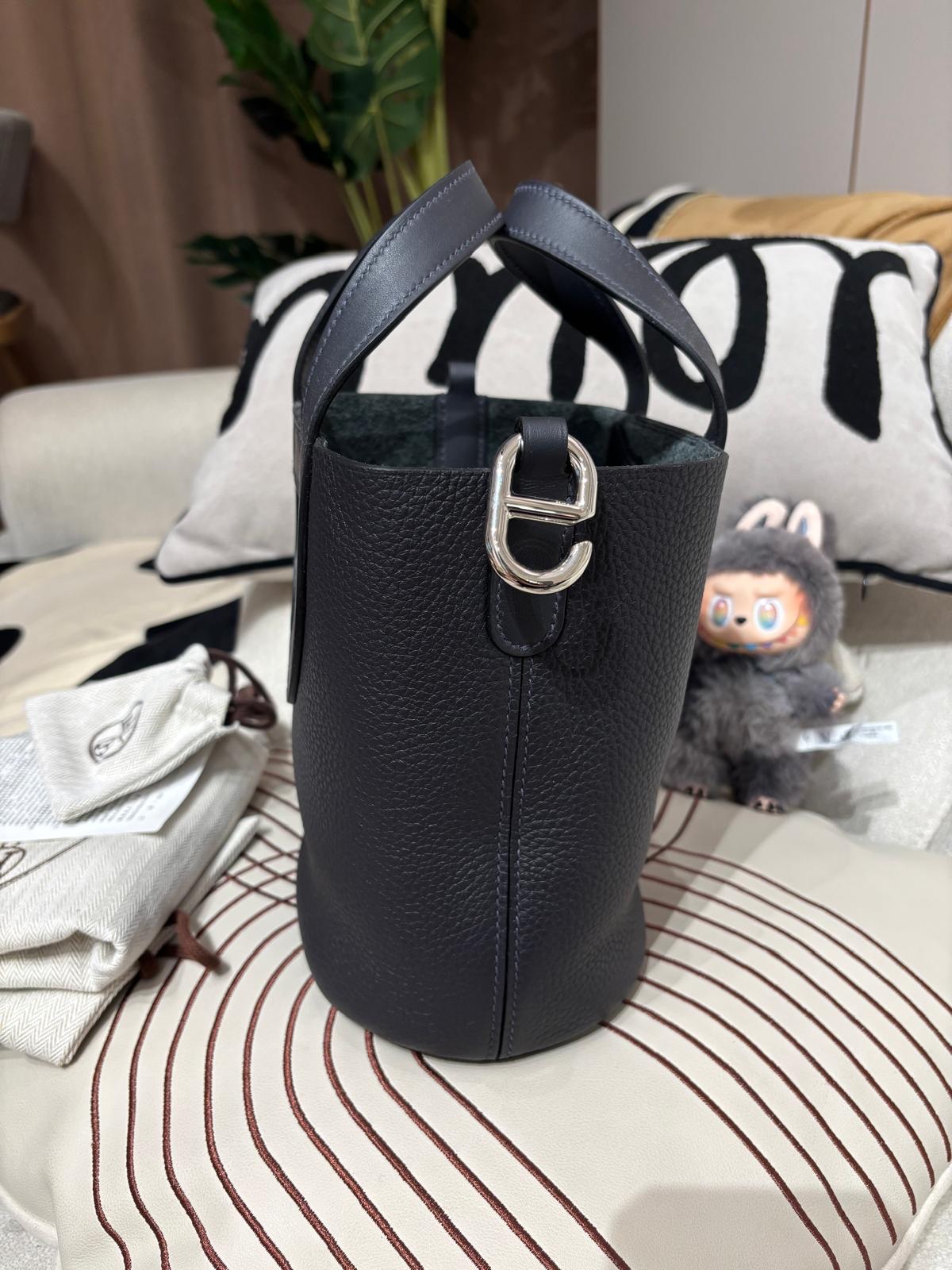 全新 Hermes in the loop 18,3Y CABAN，STAMP B 100%Authentic,100%brand new ✅收據✅塵袋✅booklet✅盒 全新