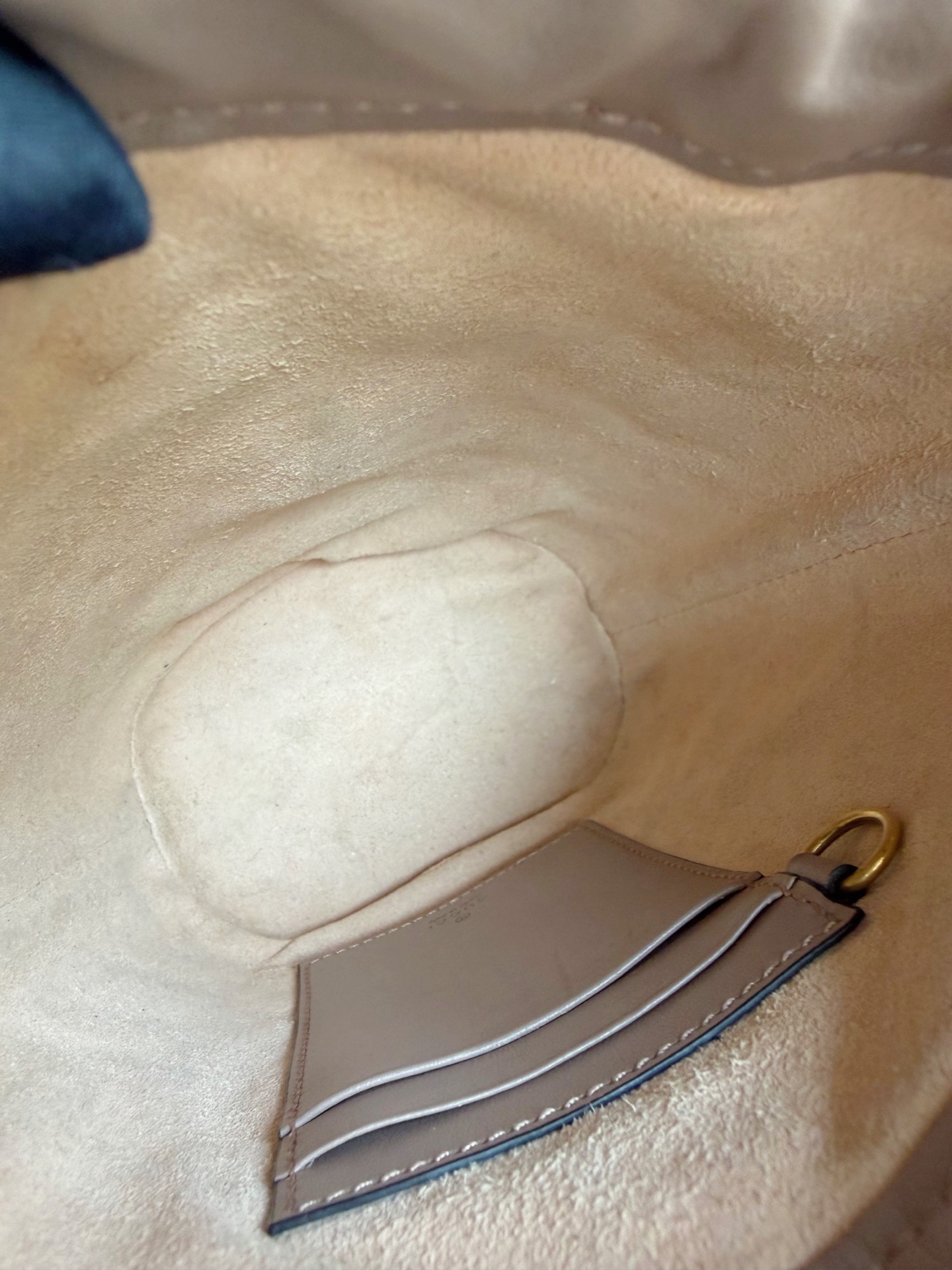 【預訂貨品】Gucci GG Marmont奶茶色小水桶包