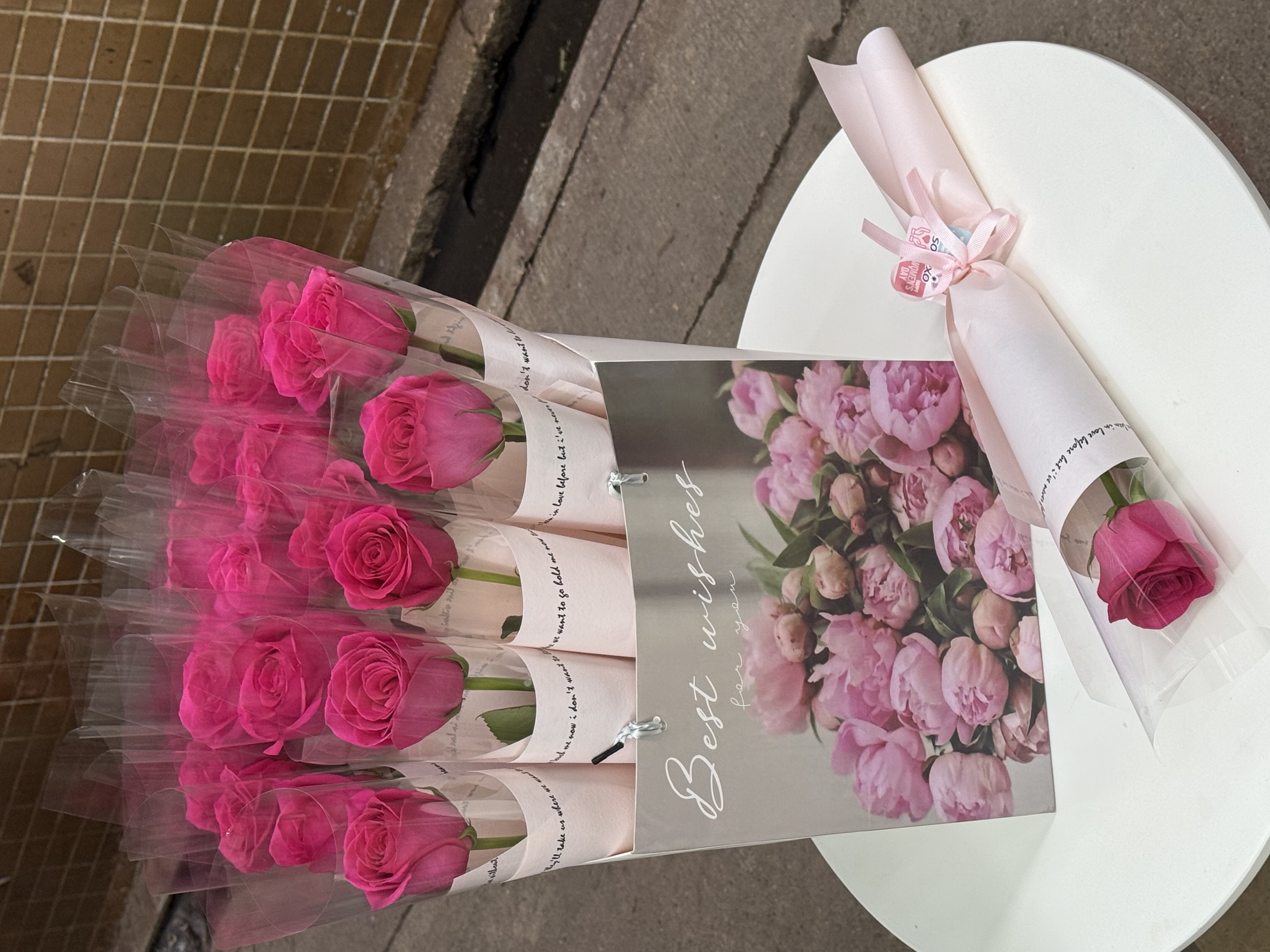 單支玫瑰($25/支)