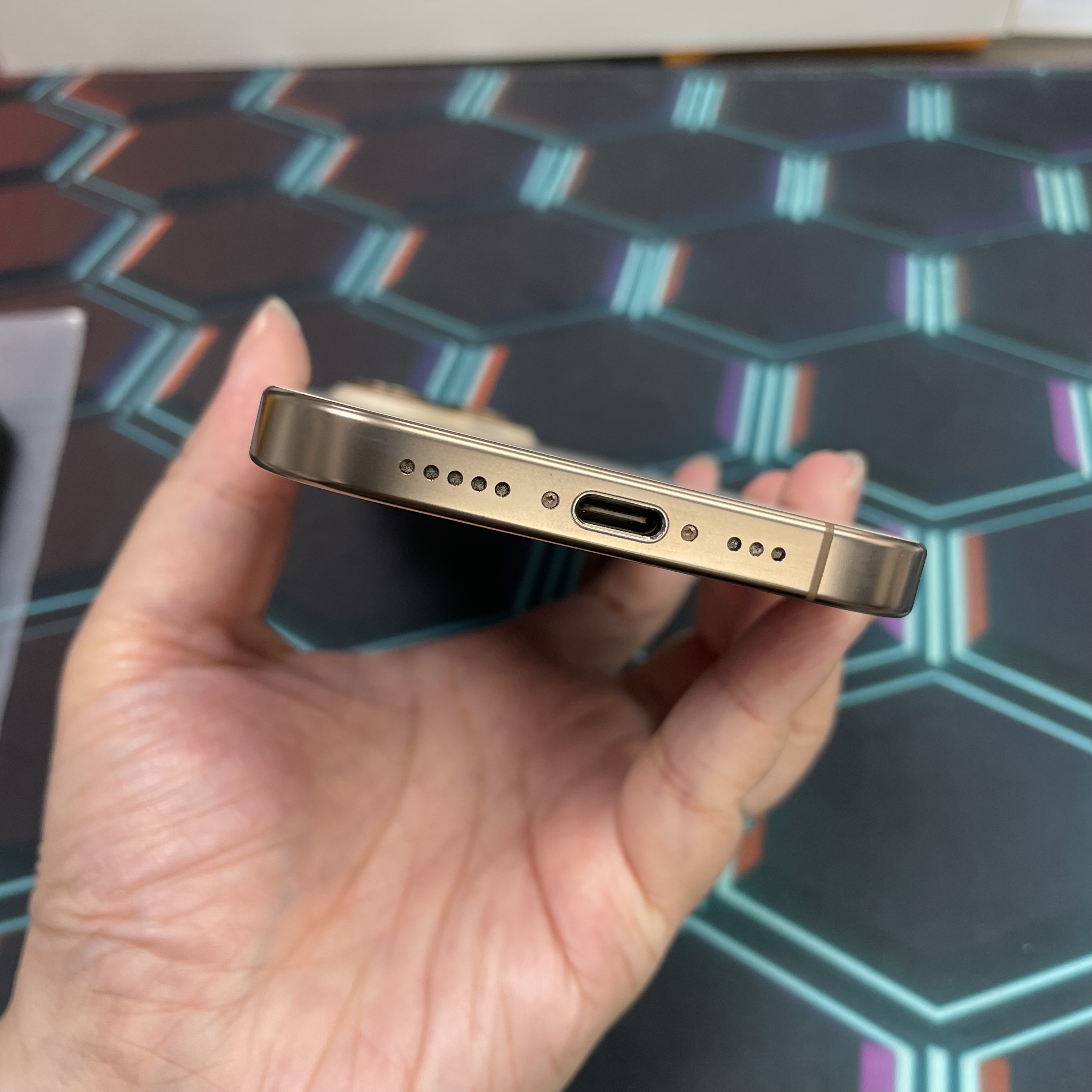 *8079 16 pro 完美機 256GB 電79 沙色 gold