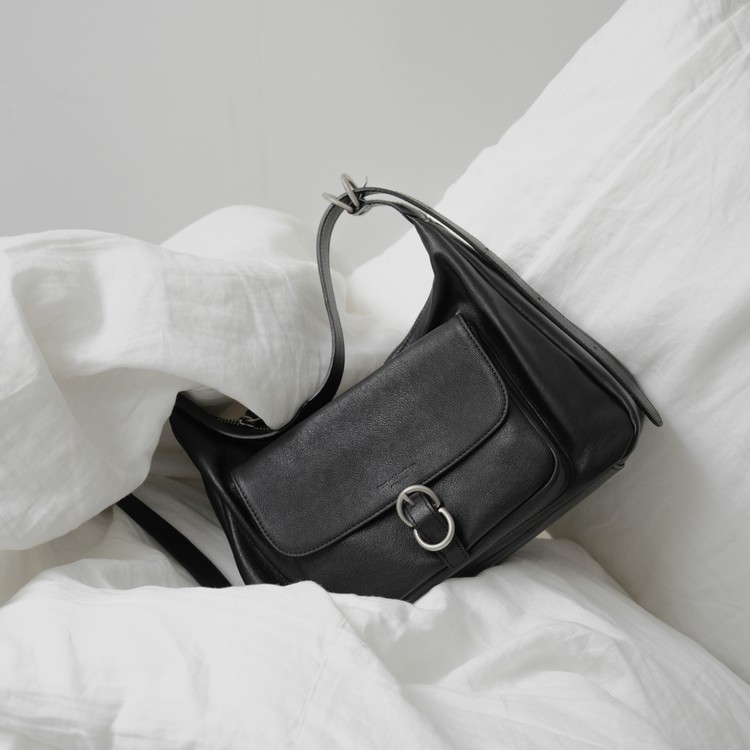 預購_Pocket Hobo By Bucks & leather