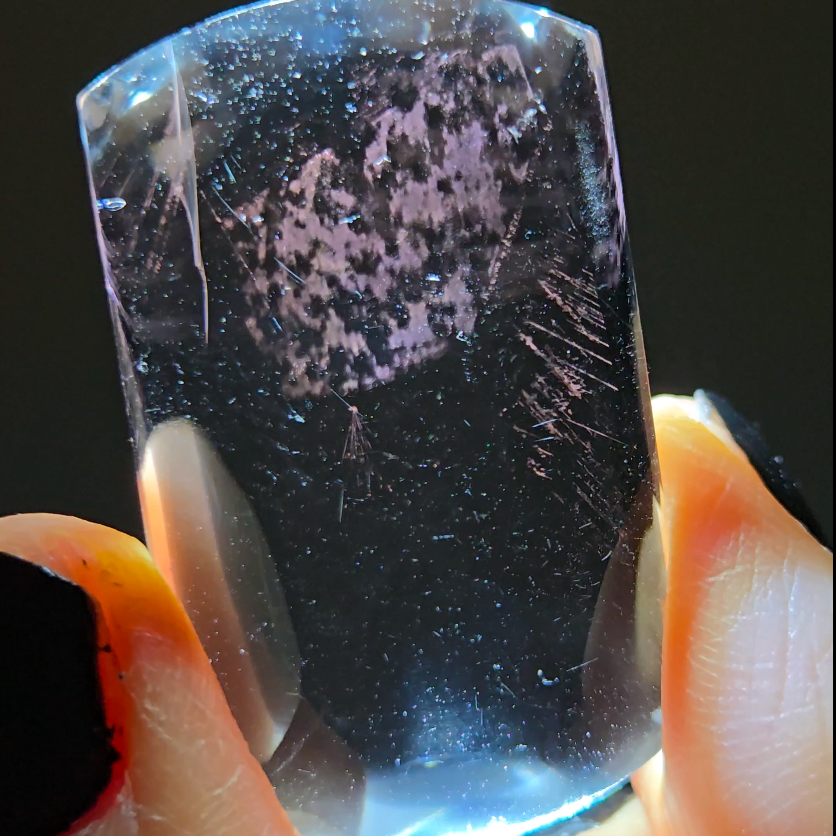 Red angel feathers in quartz - CQ221