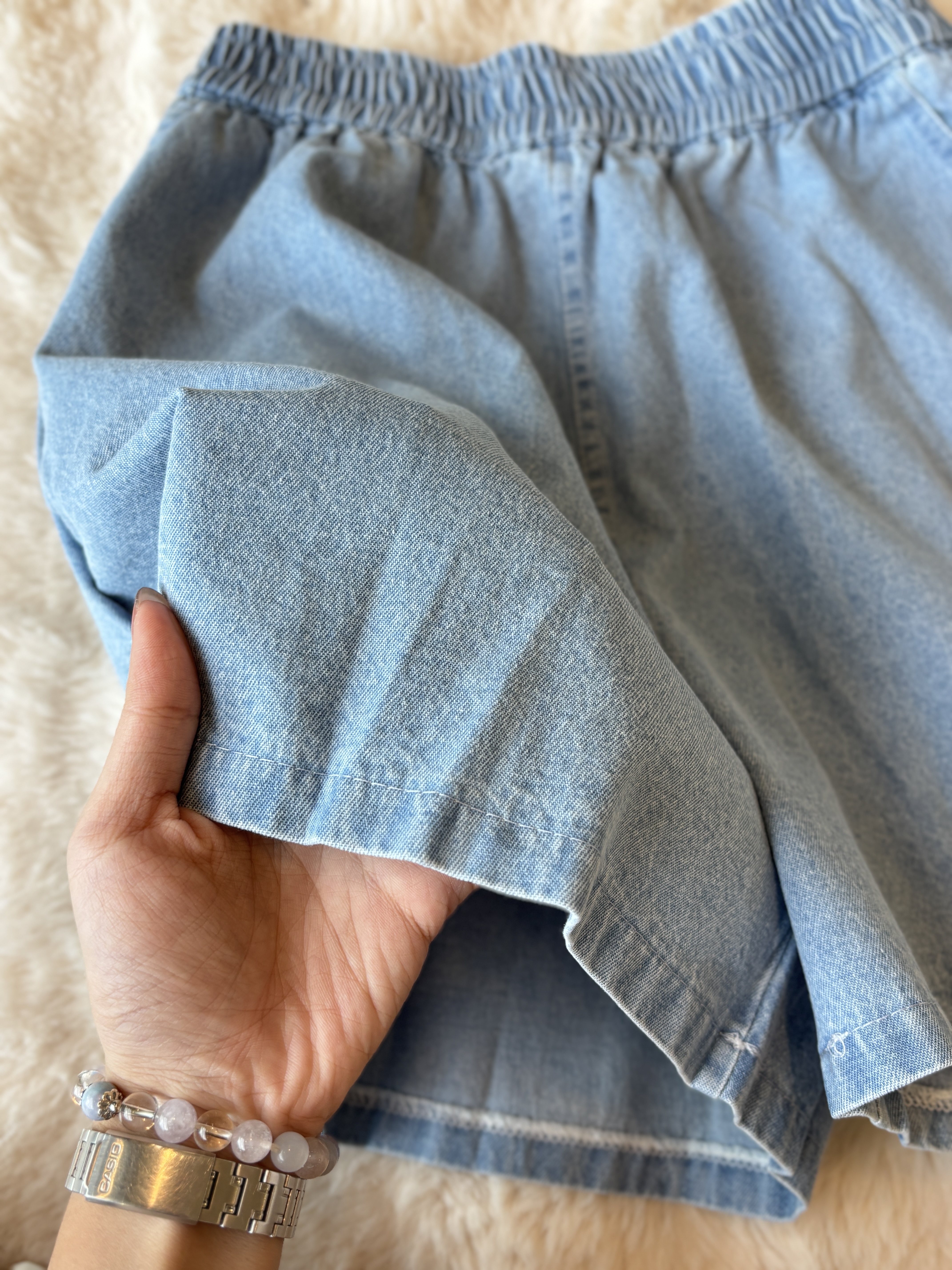 简约弹性腰围牛仔短裤