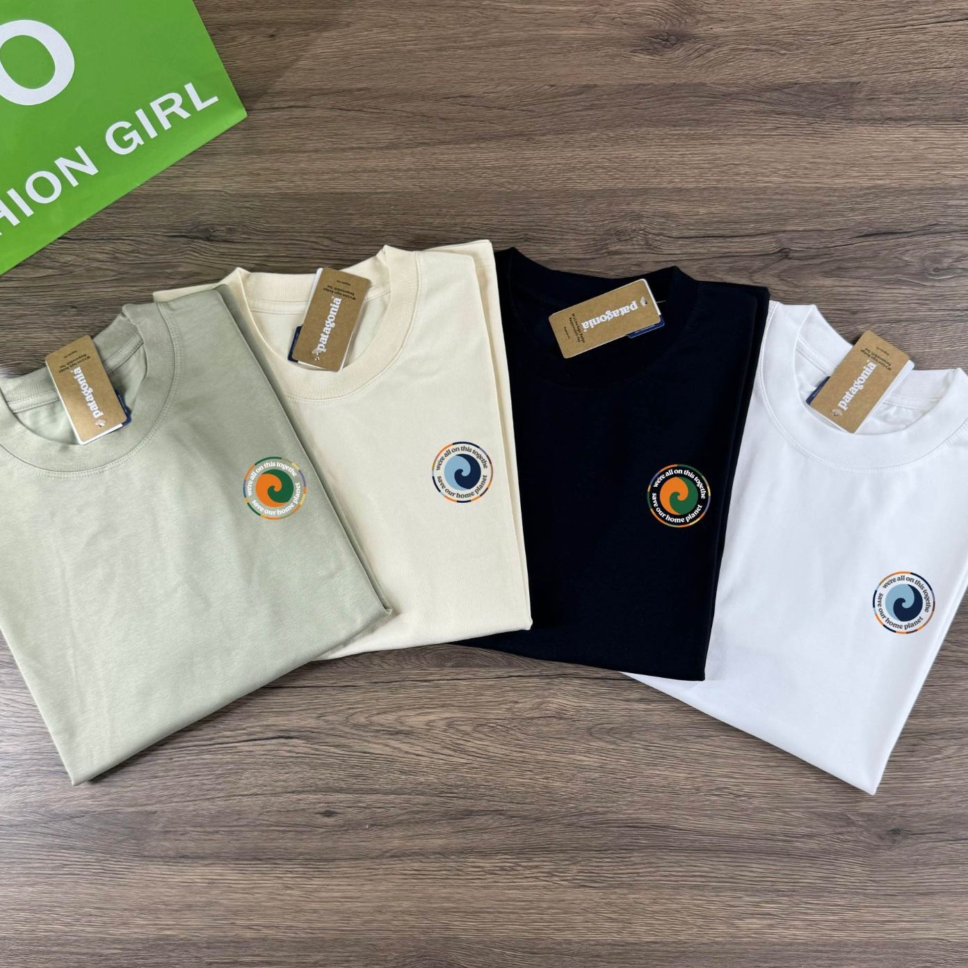 🟥BB00169🟥美版 SS26 Patagonia 彩虹色山脈tee