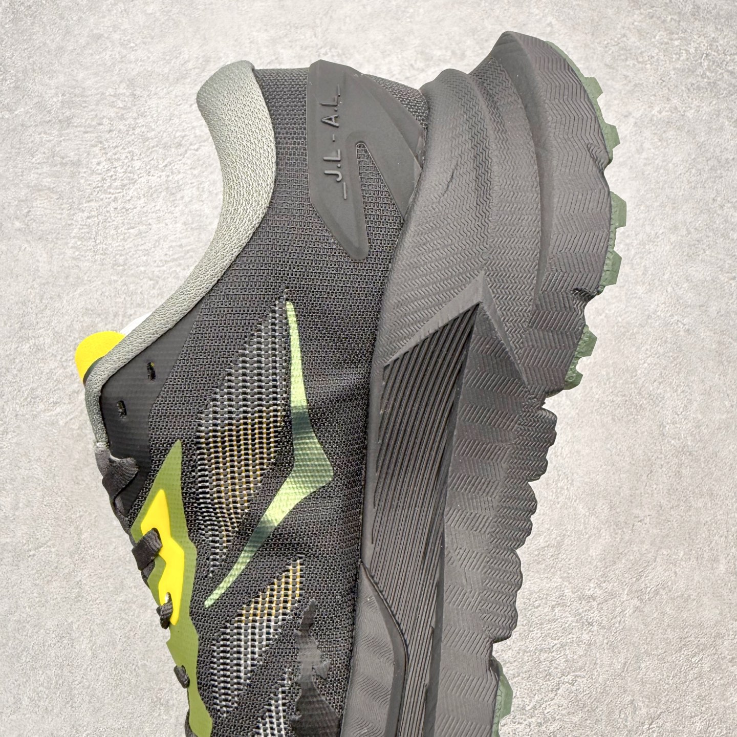 Hoka One One Mafate X