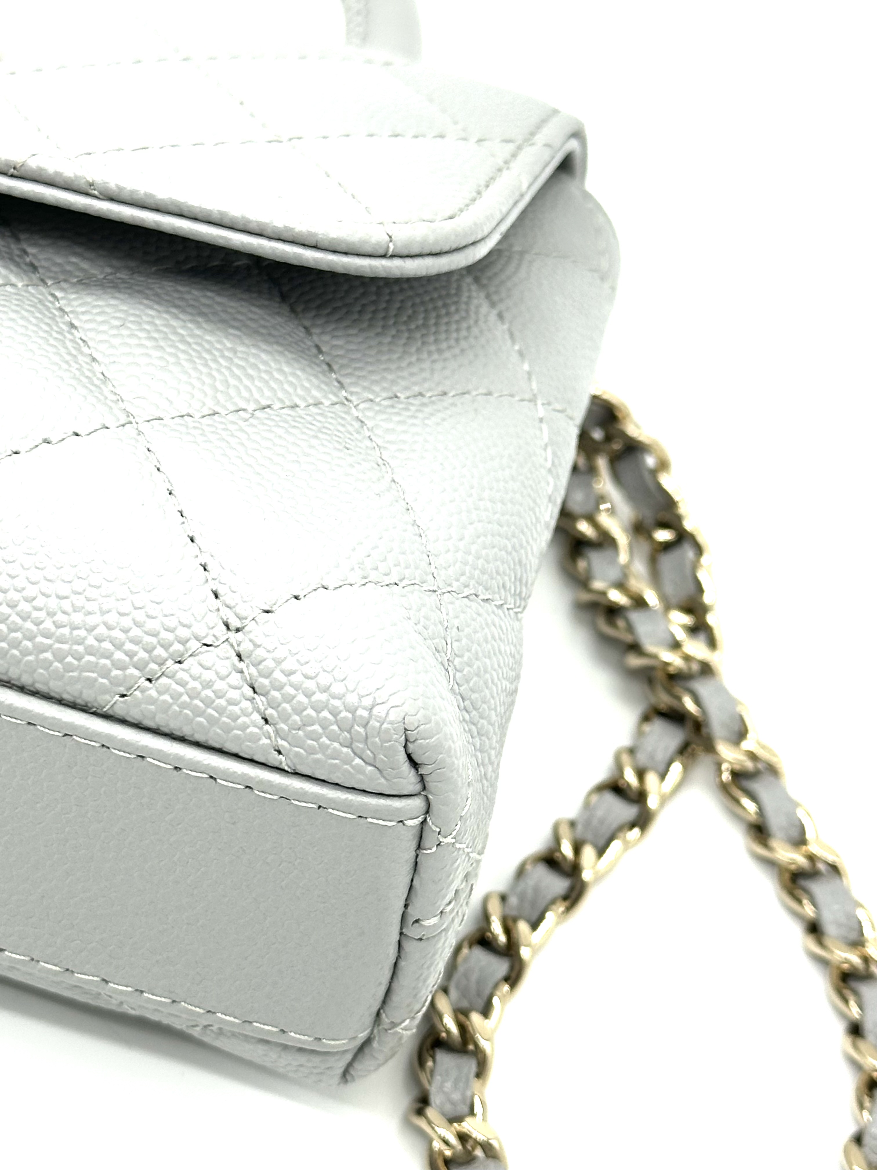 Pre-Owned CHANEL Quilted Caviar Coco Top Handle Flap Bag / Product Code: 26042109