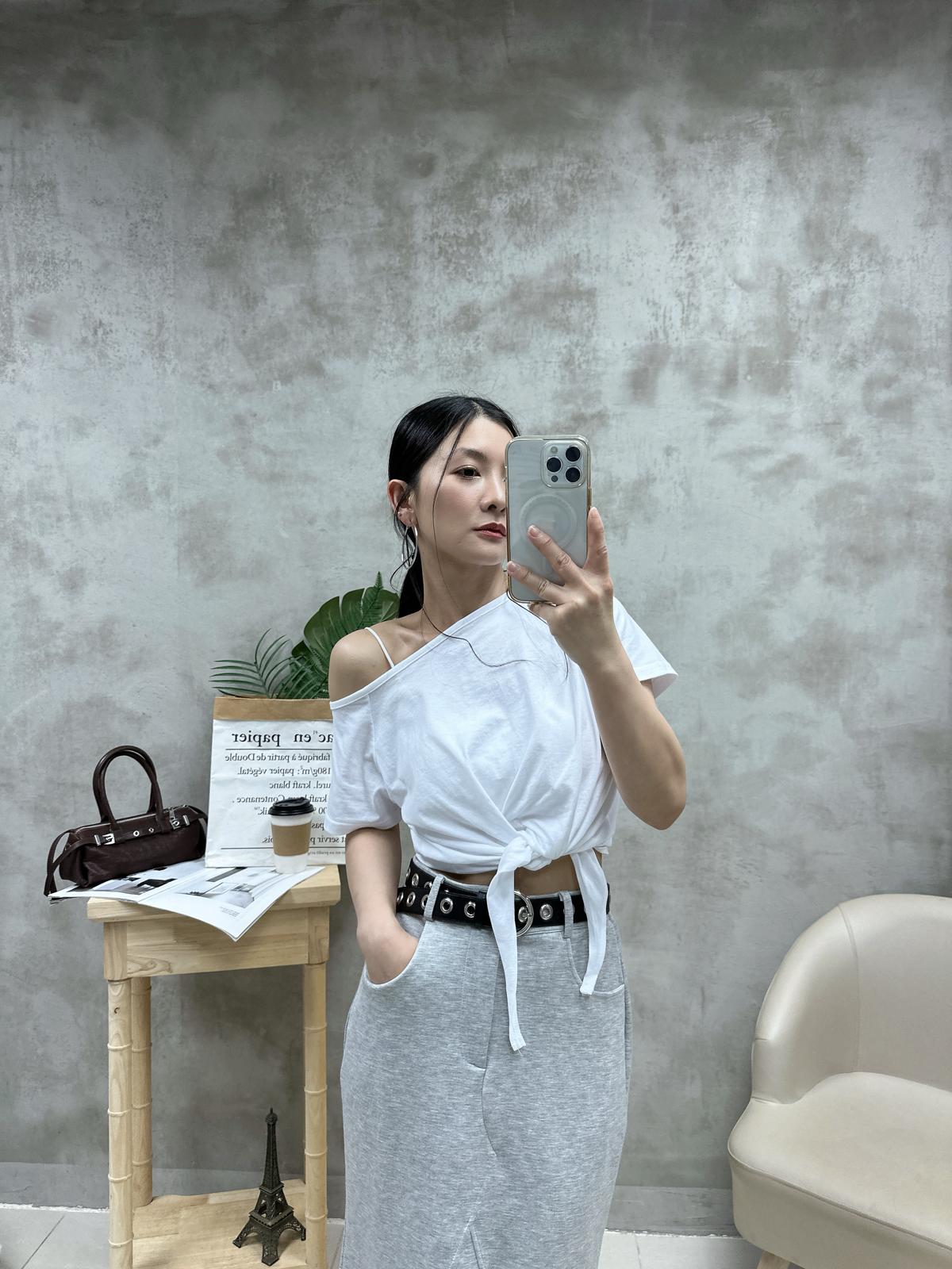L06 單邊露膊打結Top