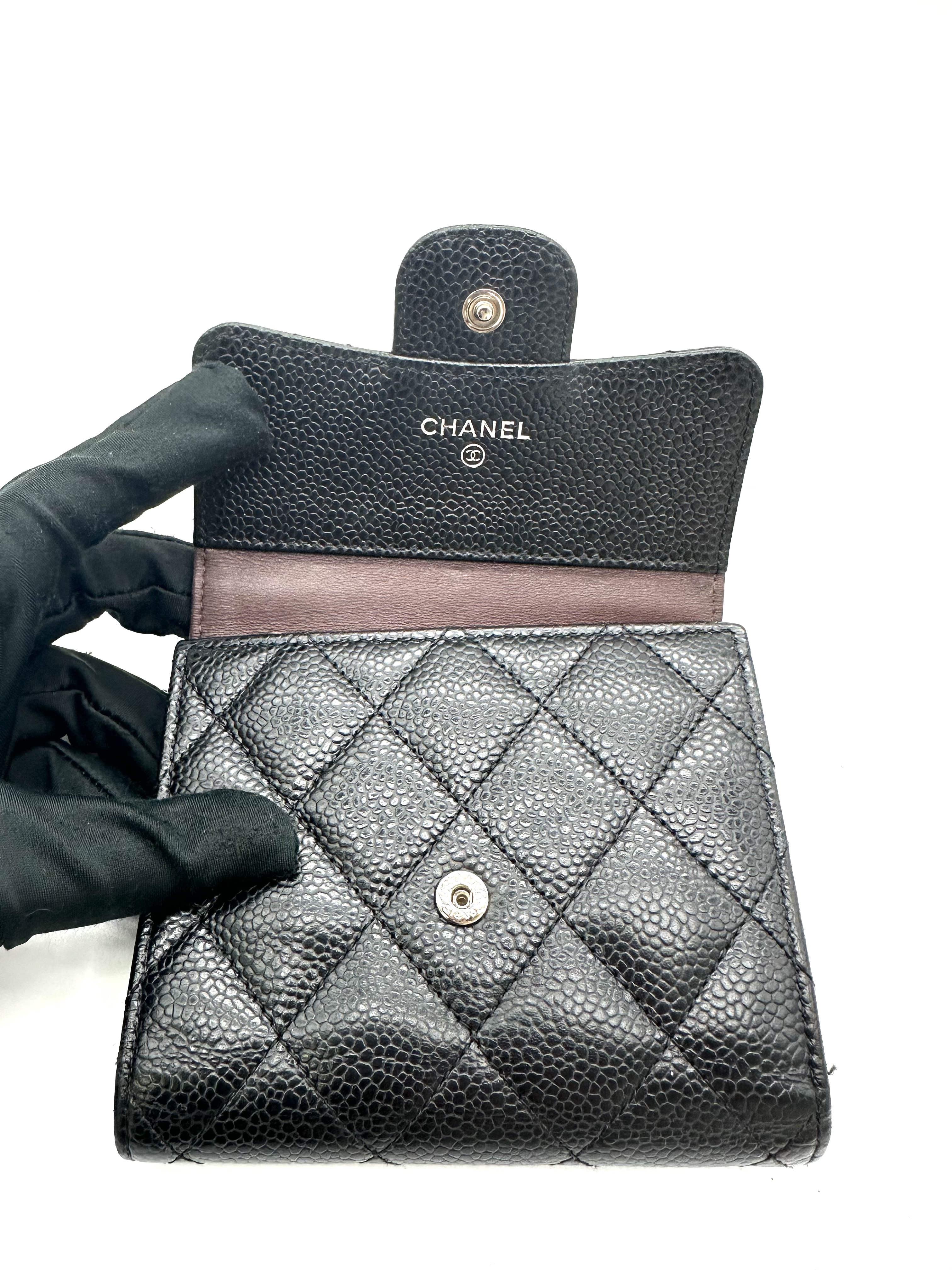 Pre-owned Chanel Flap Wallet #25236329 / Product Code: 26031903