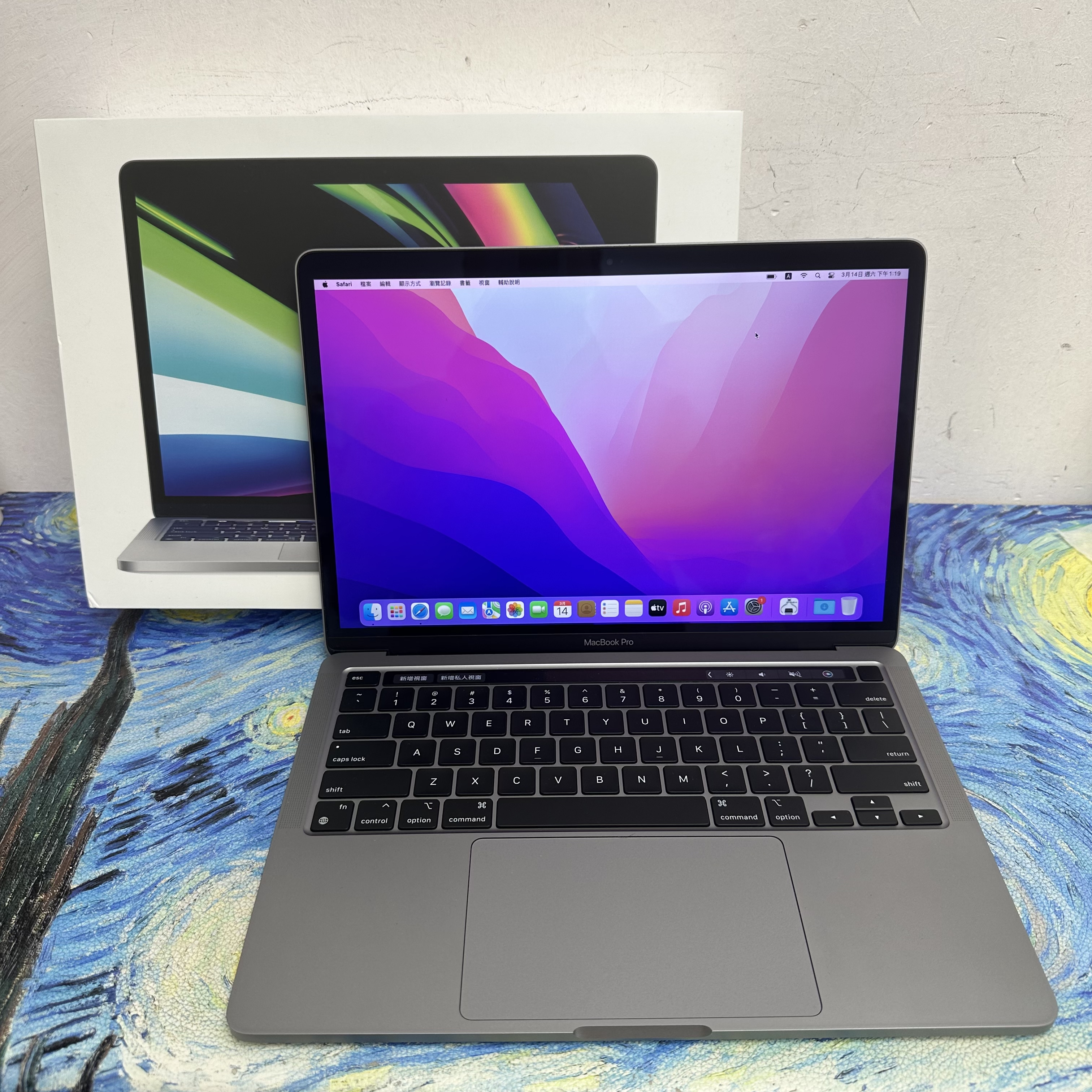 (M2 CPU MacBook Pro🔥）Apple MacBook Pro/APPLE Retina/M2 CPU/8GB Ram/512GB SSD/Touch ID/Touch Bar/13.3吋Mon/ Laptop / Notebook /文書機/ Movie / Netflix / Disney+ /