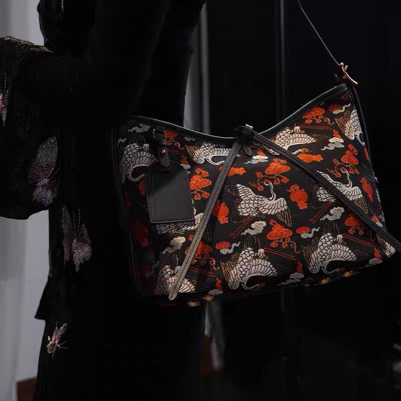 宋錦∞五彩福雲鶴中號手袋。上久楷