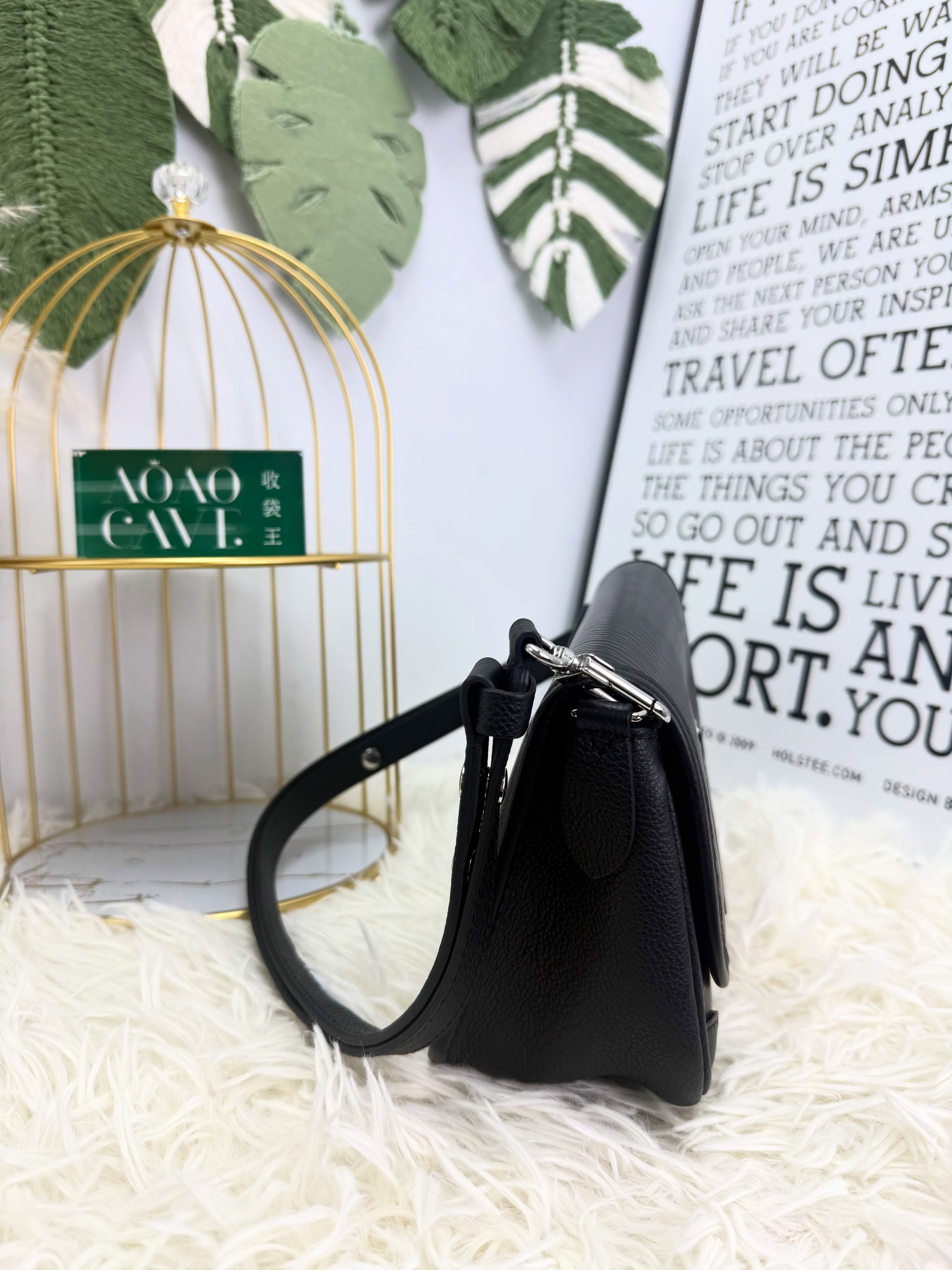 Lv👜 PRE OWNED 🛍️ 黑色 真皮水波纹法棍 🖤