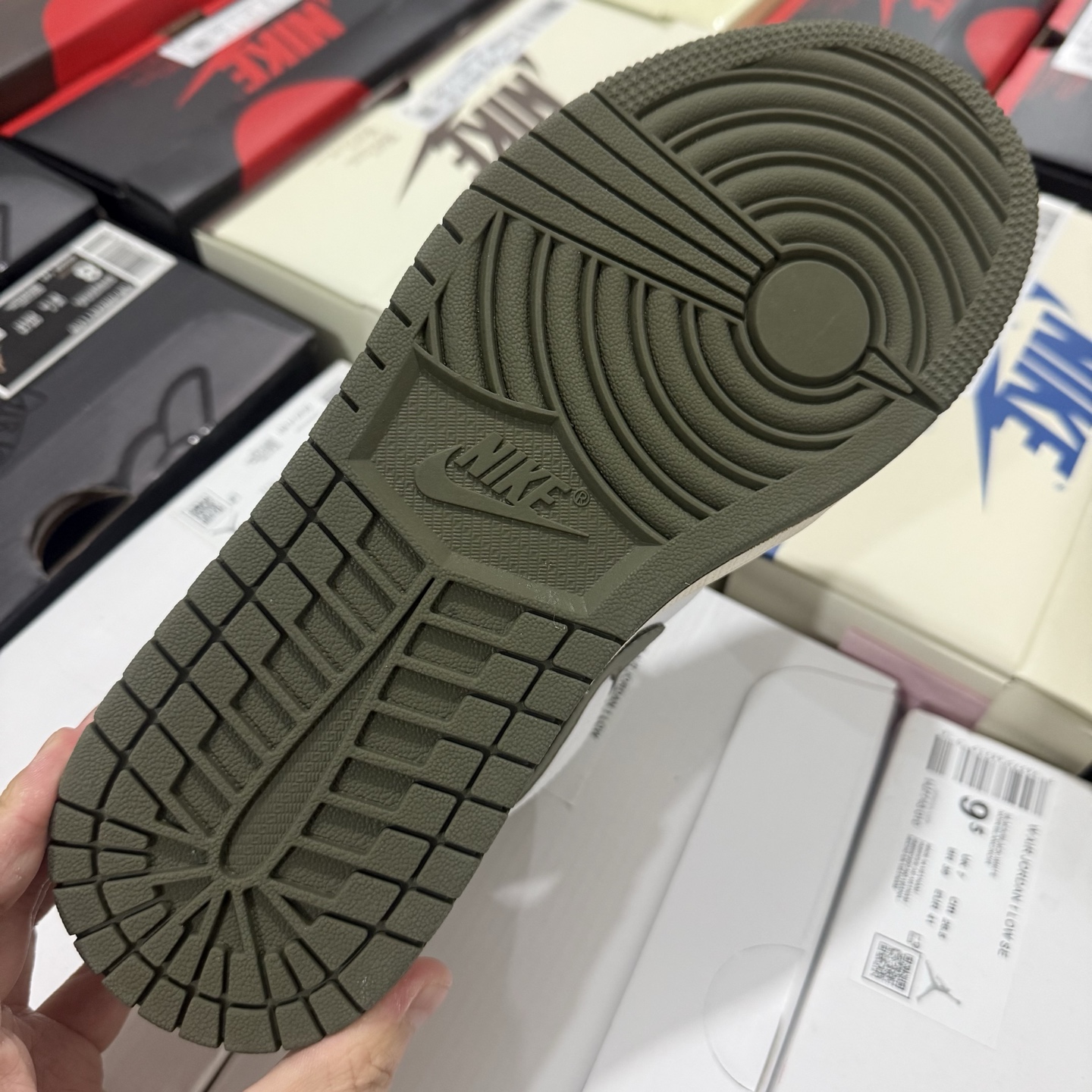 Nike Air Jordan 1 Low 553558-092