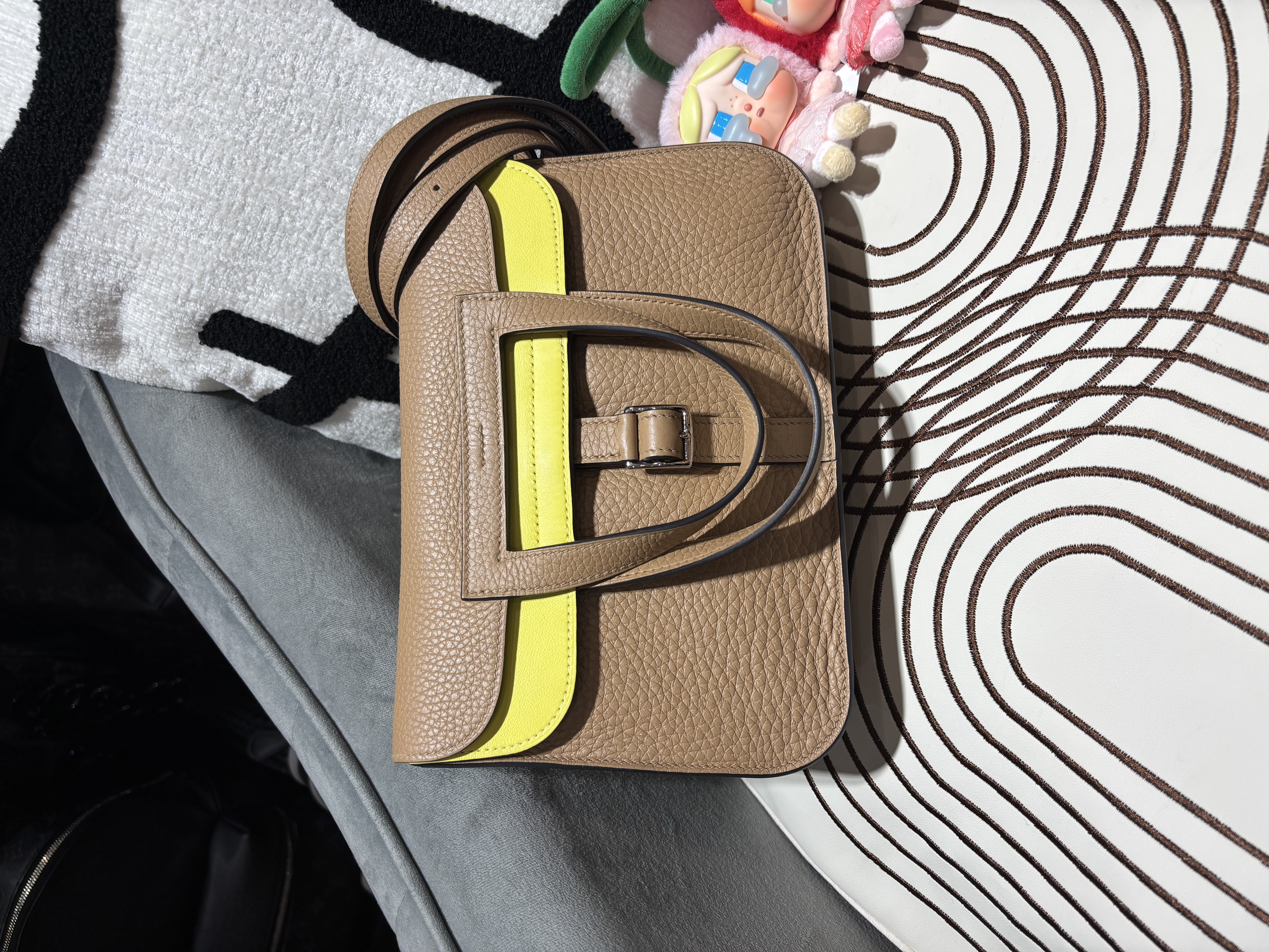 Hermes Halzan 25 Stamp U 奶茶色 100%Authentic, 95%New✅收據✅Dust bag 
