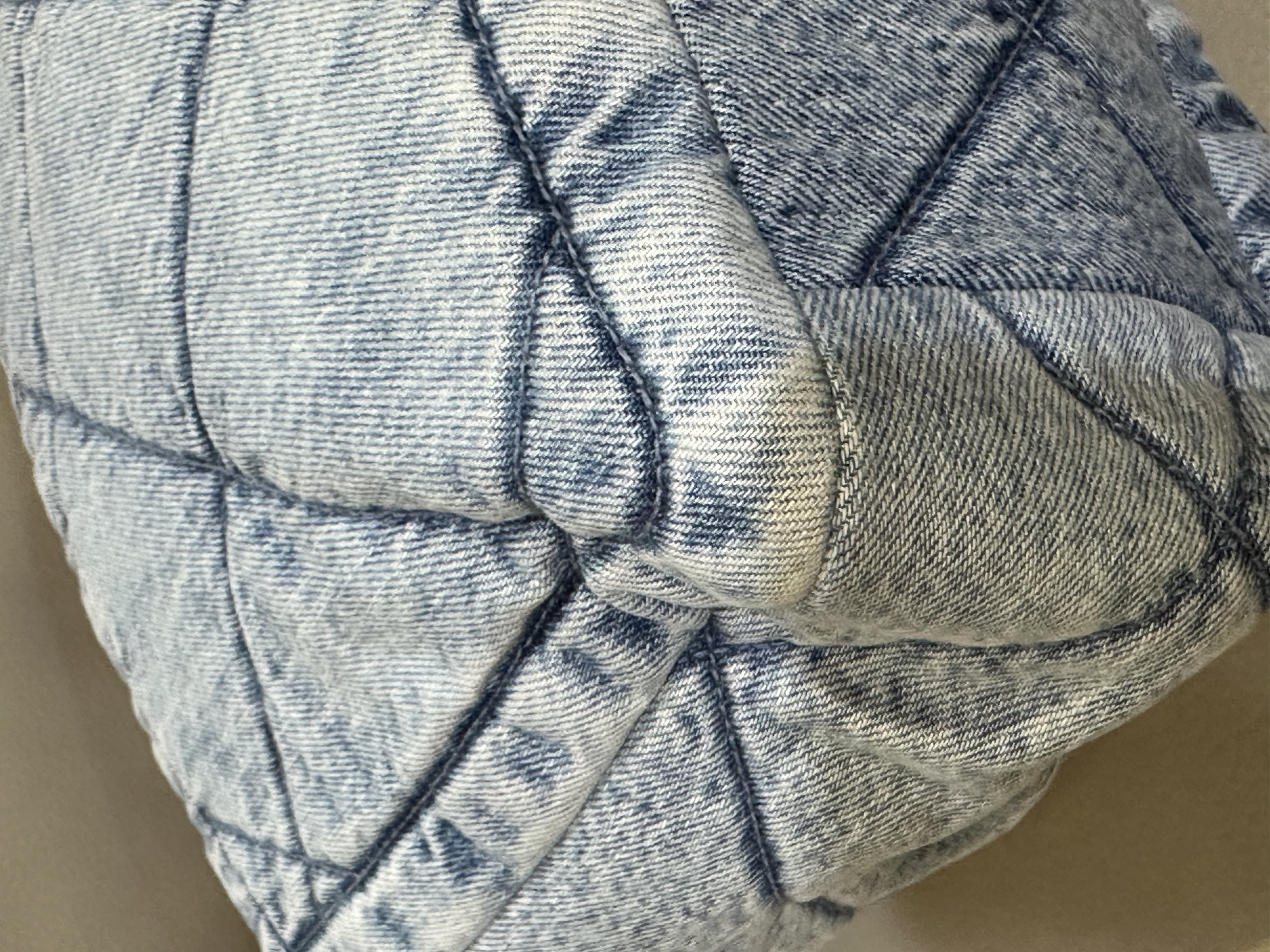 Pre-Owned  Chanel Light Blue Denim Hobo Bag / Product Code: 26040519