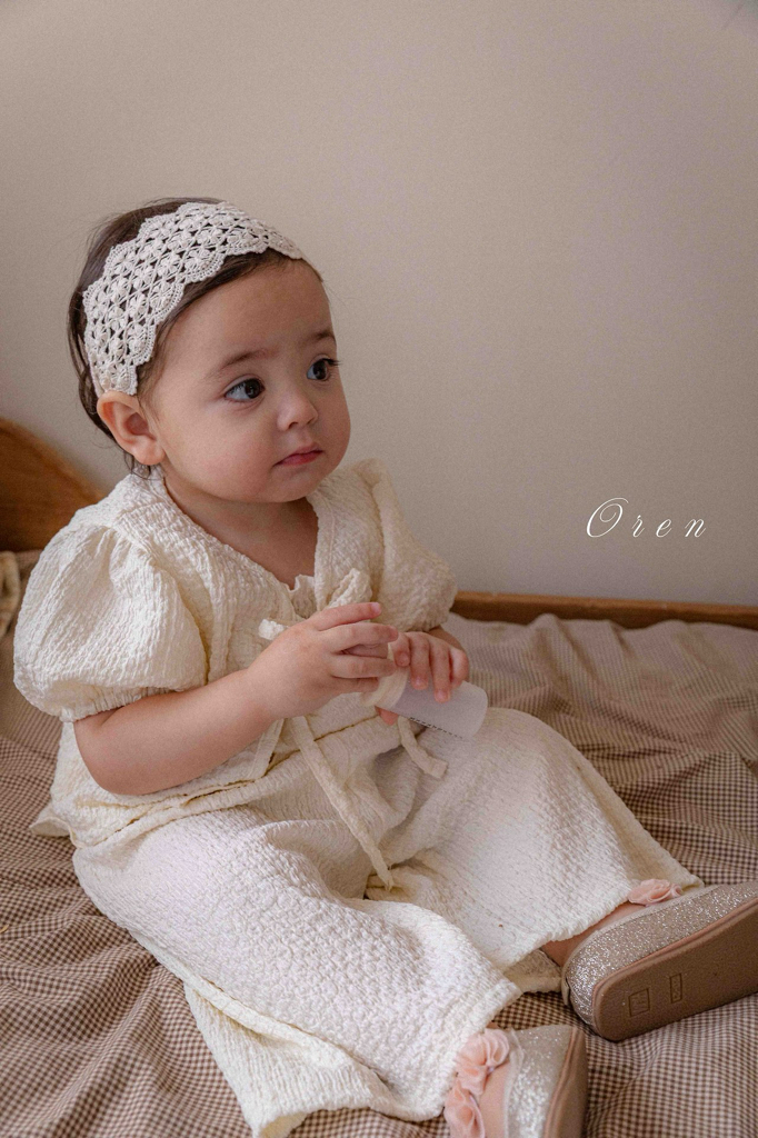 ☀️預訂 韓國直送☀️🇰🇷Oren Vienna兩色荷葉邊吊帶背心外套長褲三件套裝