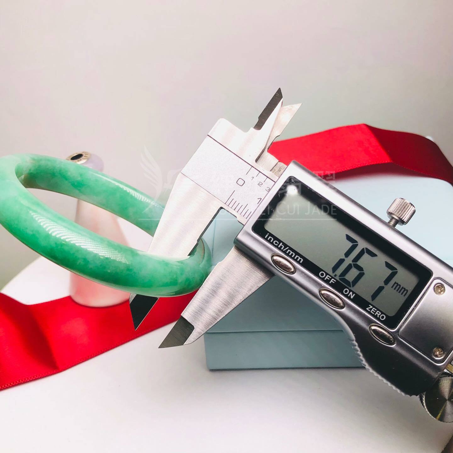 滿綠甜色貴妃鐲51.7mm