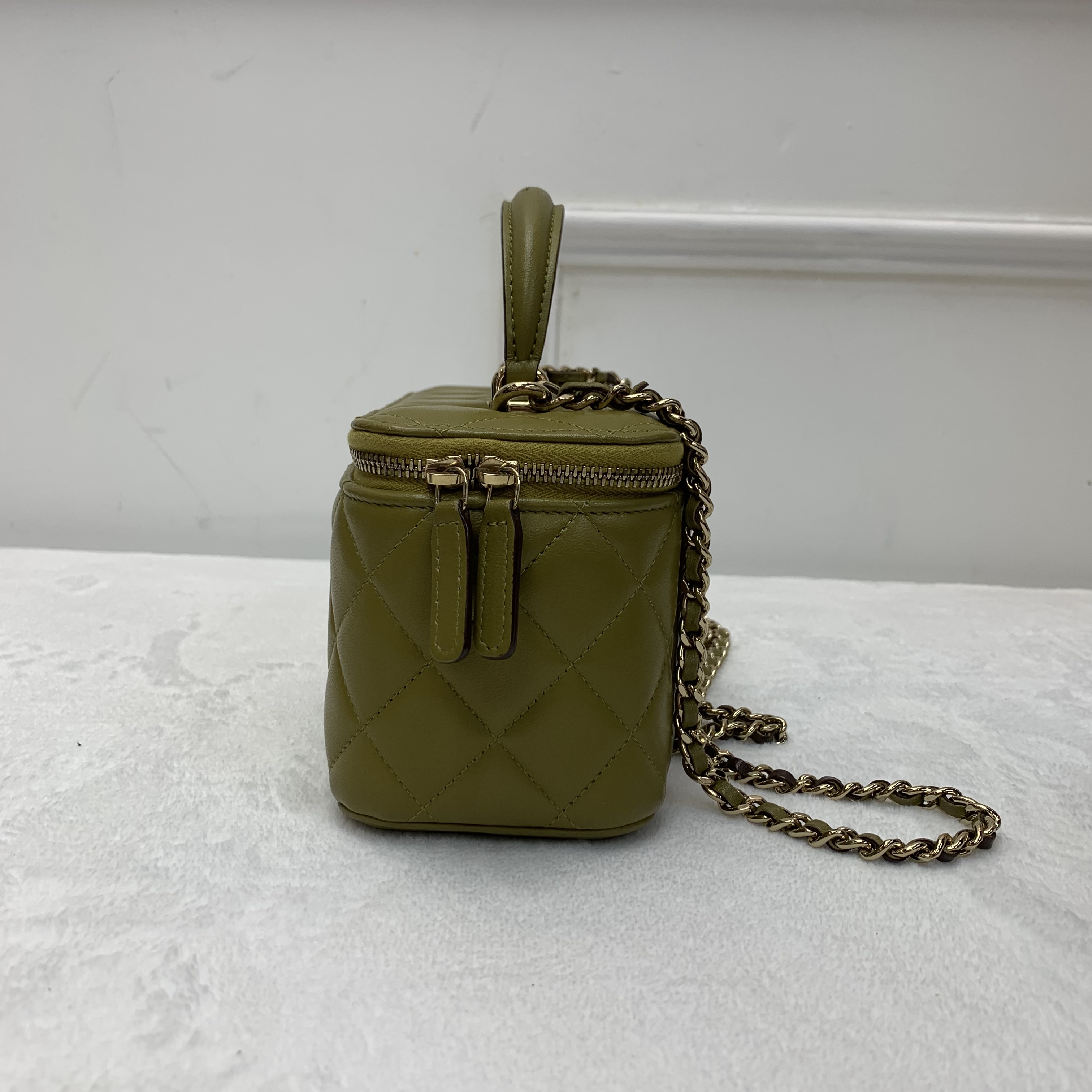 23A chanel化妝包 手柄帶鏡膜