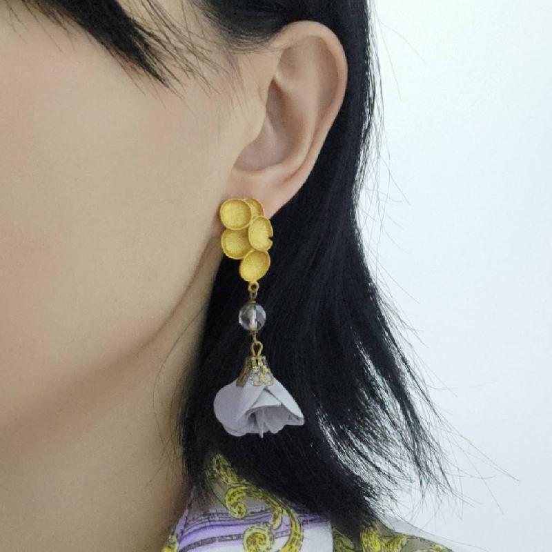 Modern Handmade in Italy Timeless Floral Blossom Fabric Flower Long Stud Earrings - Lavender