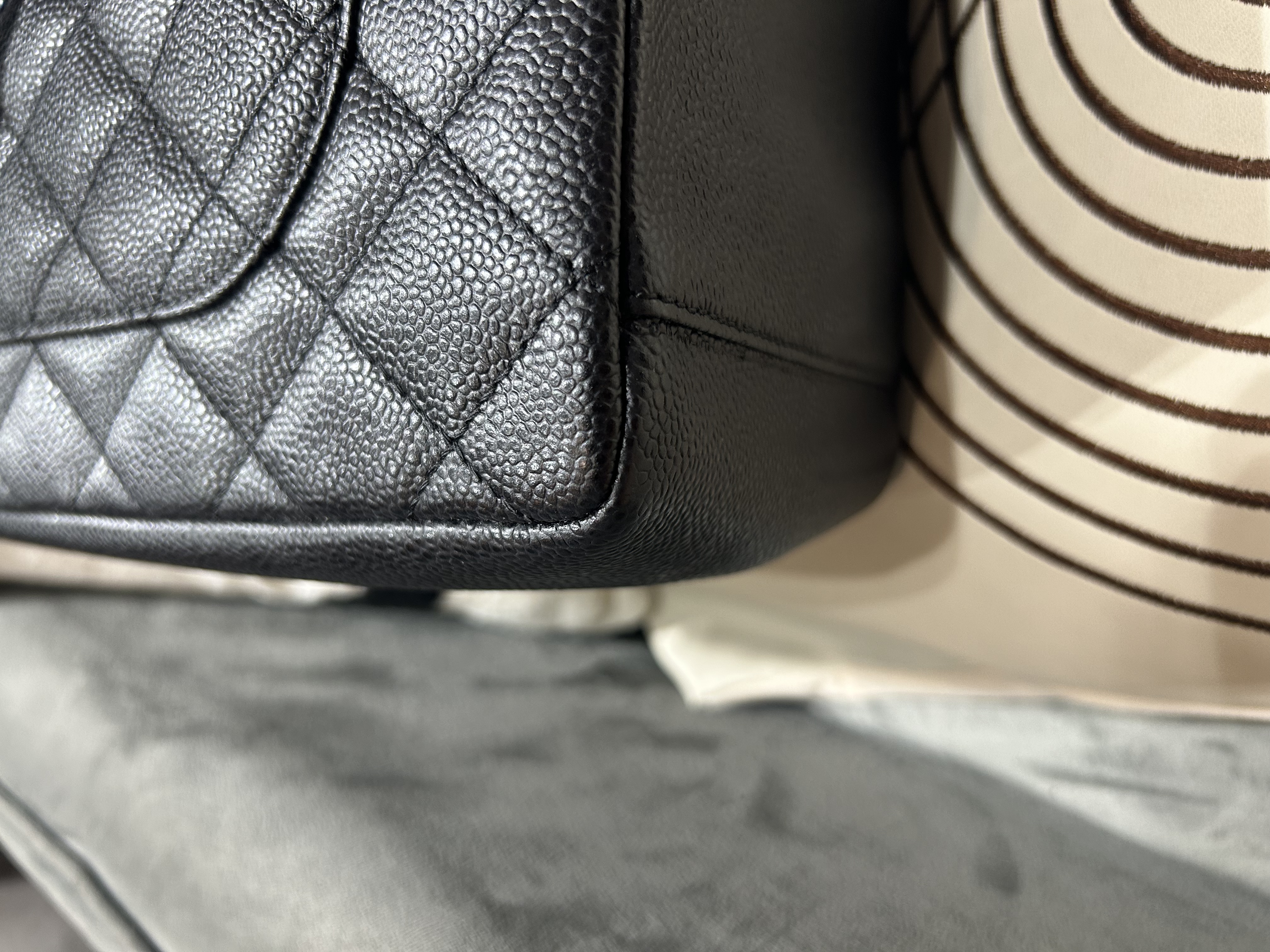 Chanel GST A50995 黑色荔枝牛皮金鏈 grand shopping tote ,100%Authentic, 98%New ☑️15Card☑️Dust bag