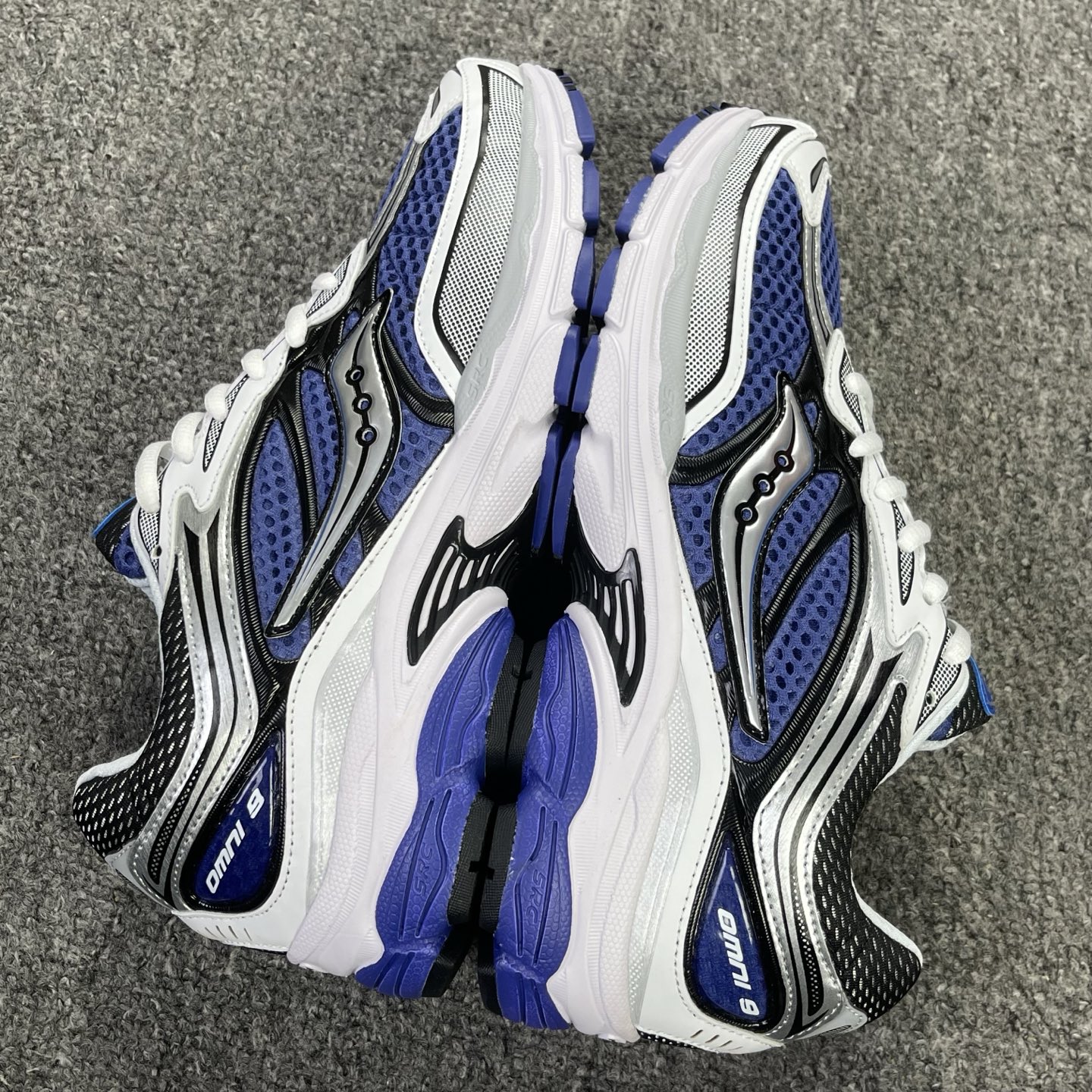 Saucony ProGrid Omni 9