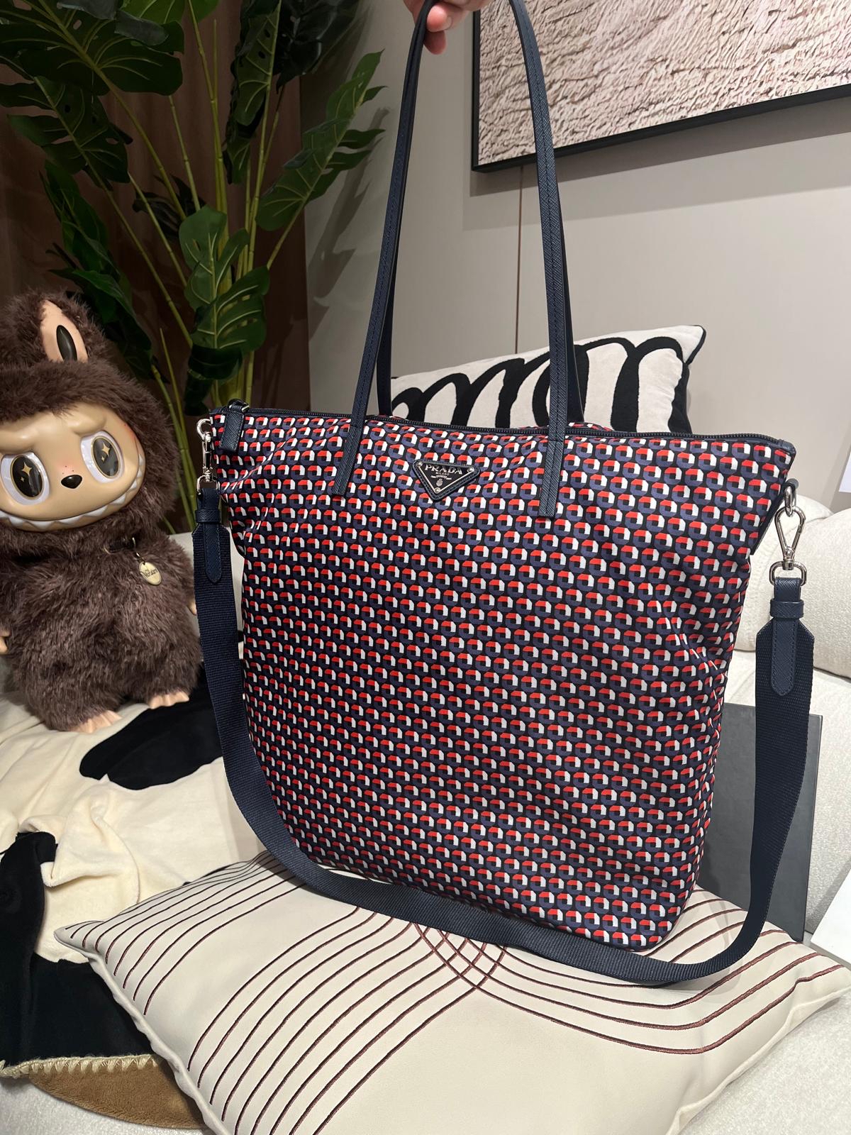 Prada 2way Bag nylon 100%Authentic, 98%new ✅ certificate card