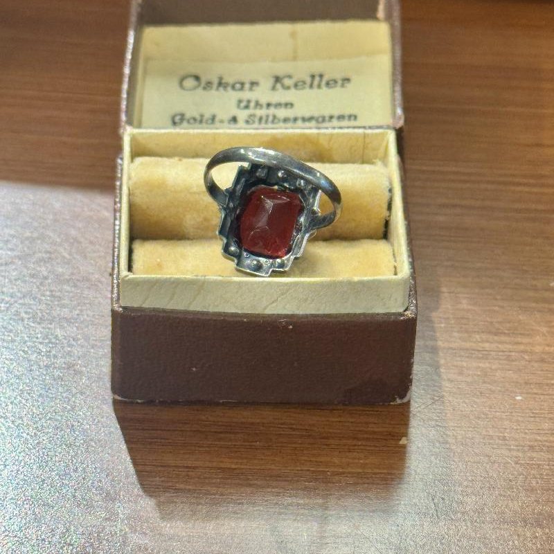 Vintage Mid-century Red Faceted Glass Ring - HK Ring Size 7 (MT2563)