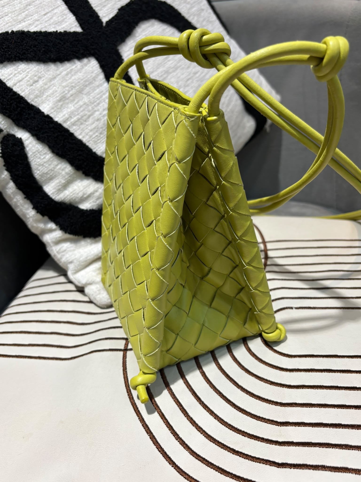 Bottega Veneta Mini The Knot Intrecciato bucket bag,100%AUTHENTIC, 95%new  