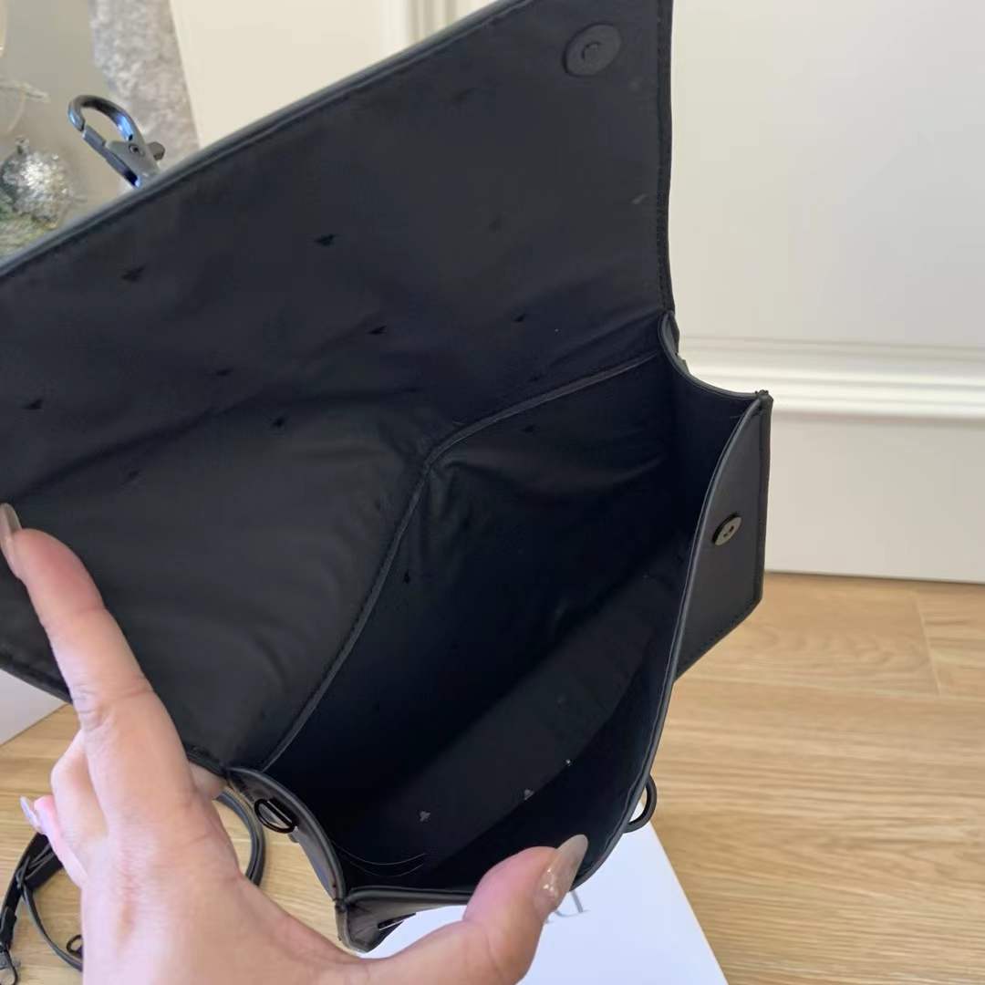 預訂 Dior 香水專櫃贈品收納袋改裝郵差包 