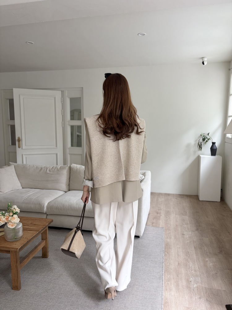 Charlyne Seamless-Front Slacks (Ivory)