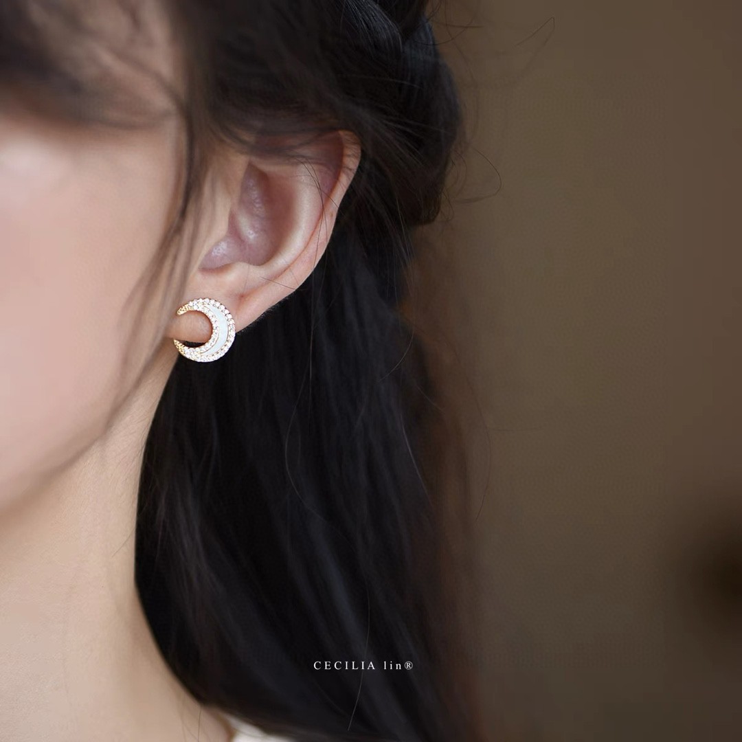 18K Mother of Pearl Diamond Earrings 