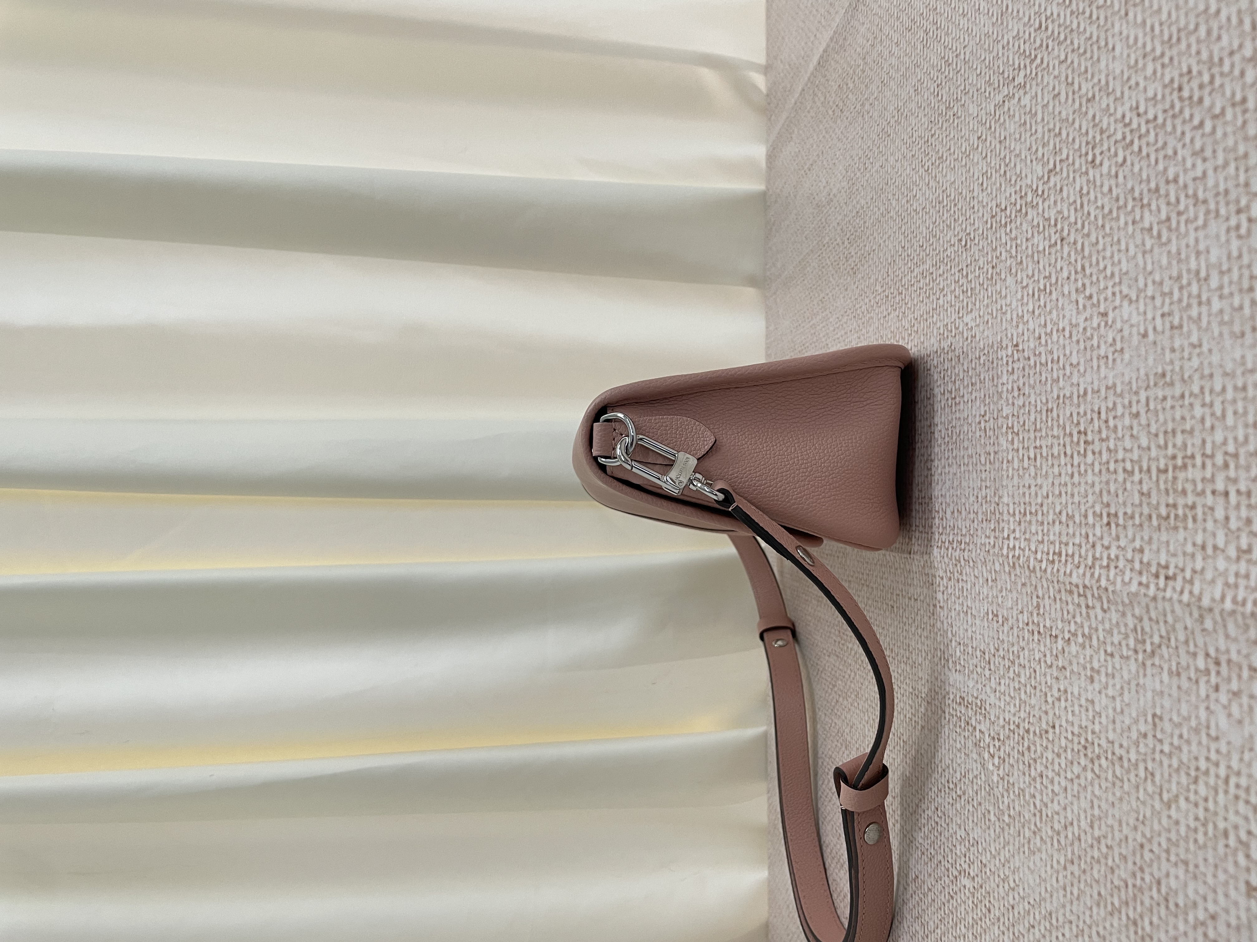 Pre-owned Louis Vuitton Buci / Product Code: 26043003