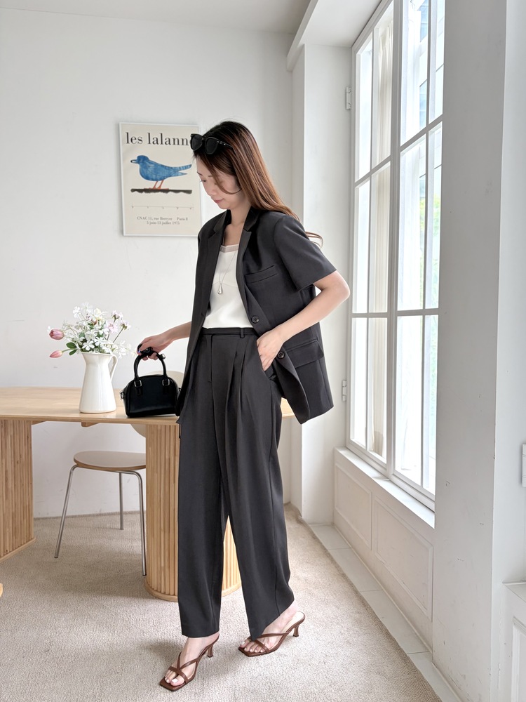 Aveline Relaxed Fit Blazer (Charcoal)