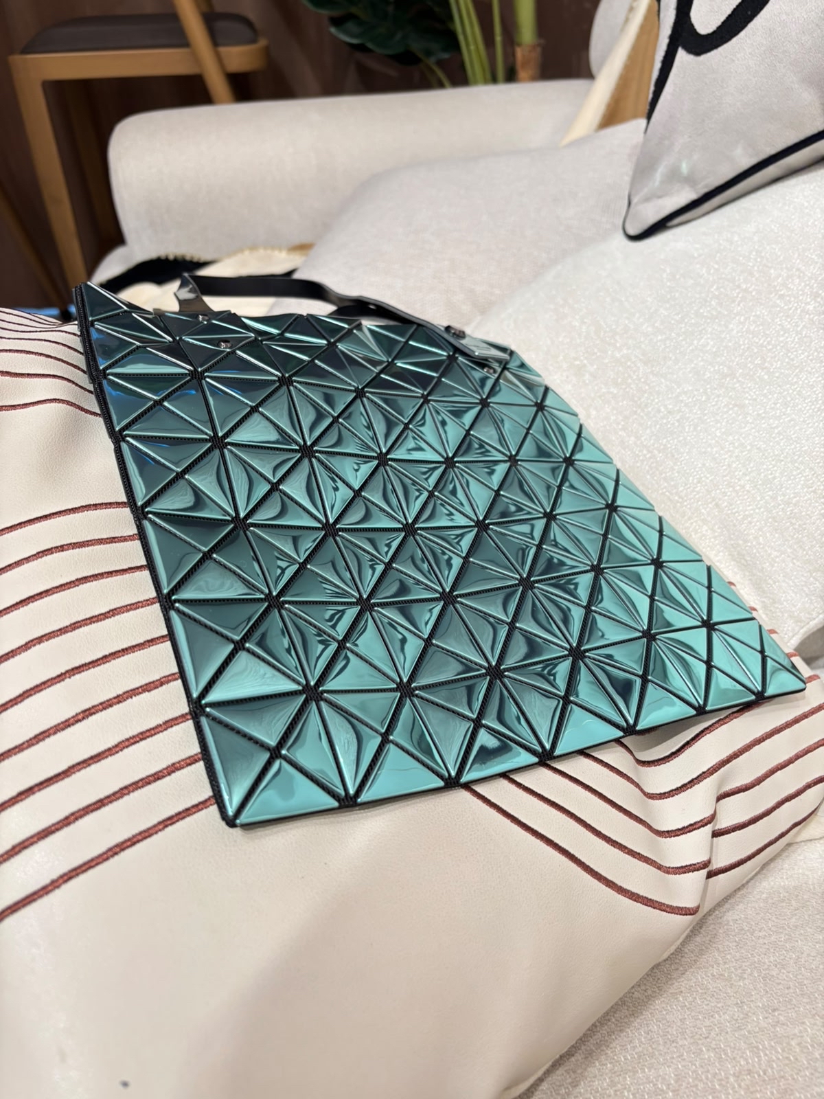 Issey Miyake Bao Bao Tote Bag 100%Authentic, 98%New ✅Dust bag