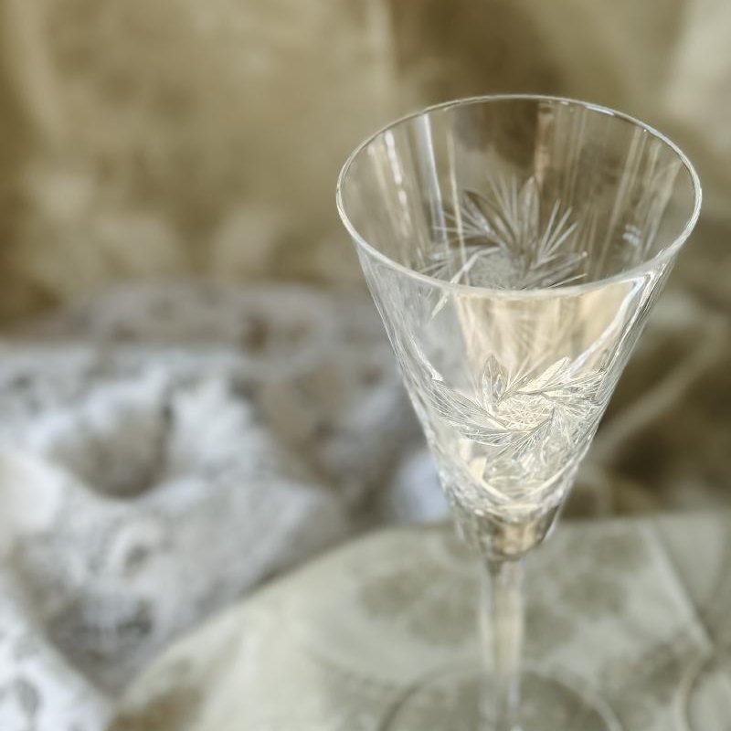 A Pair of Vintage Hand-Cut Crystal Champagne Flutes with Pinwheel Pattern (MT2381)