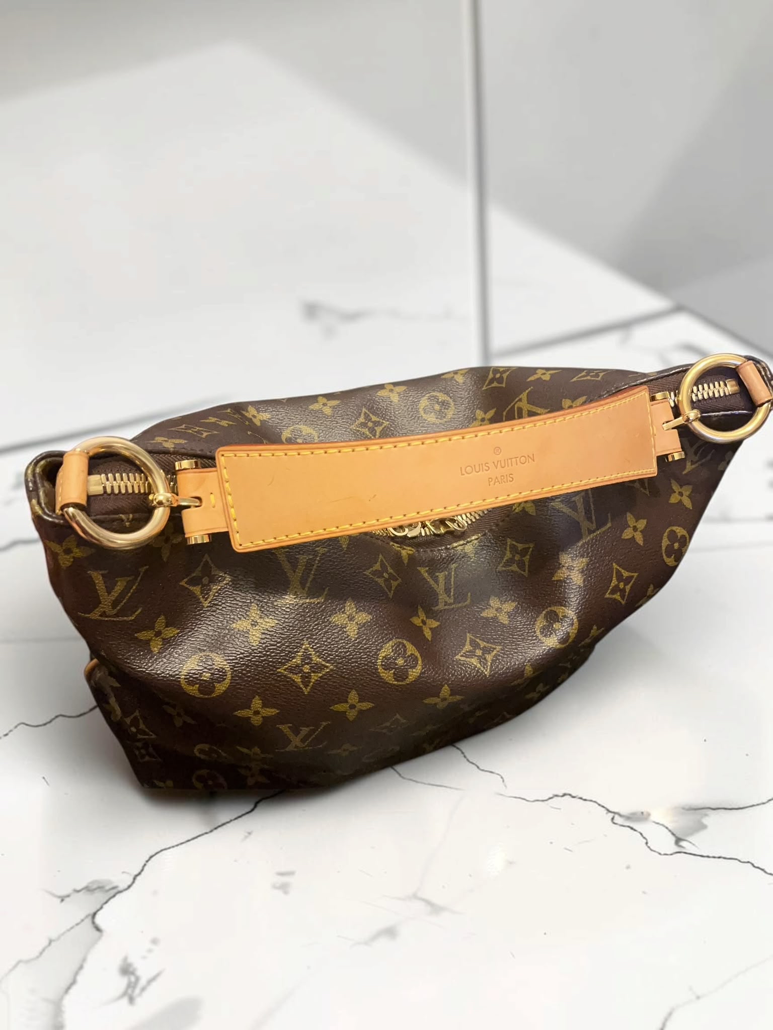 Lv sully pm hobo shoulder bag  100%Authentic, 95%New ✅Dust bag 