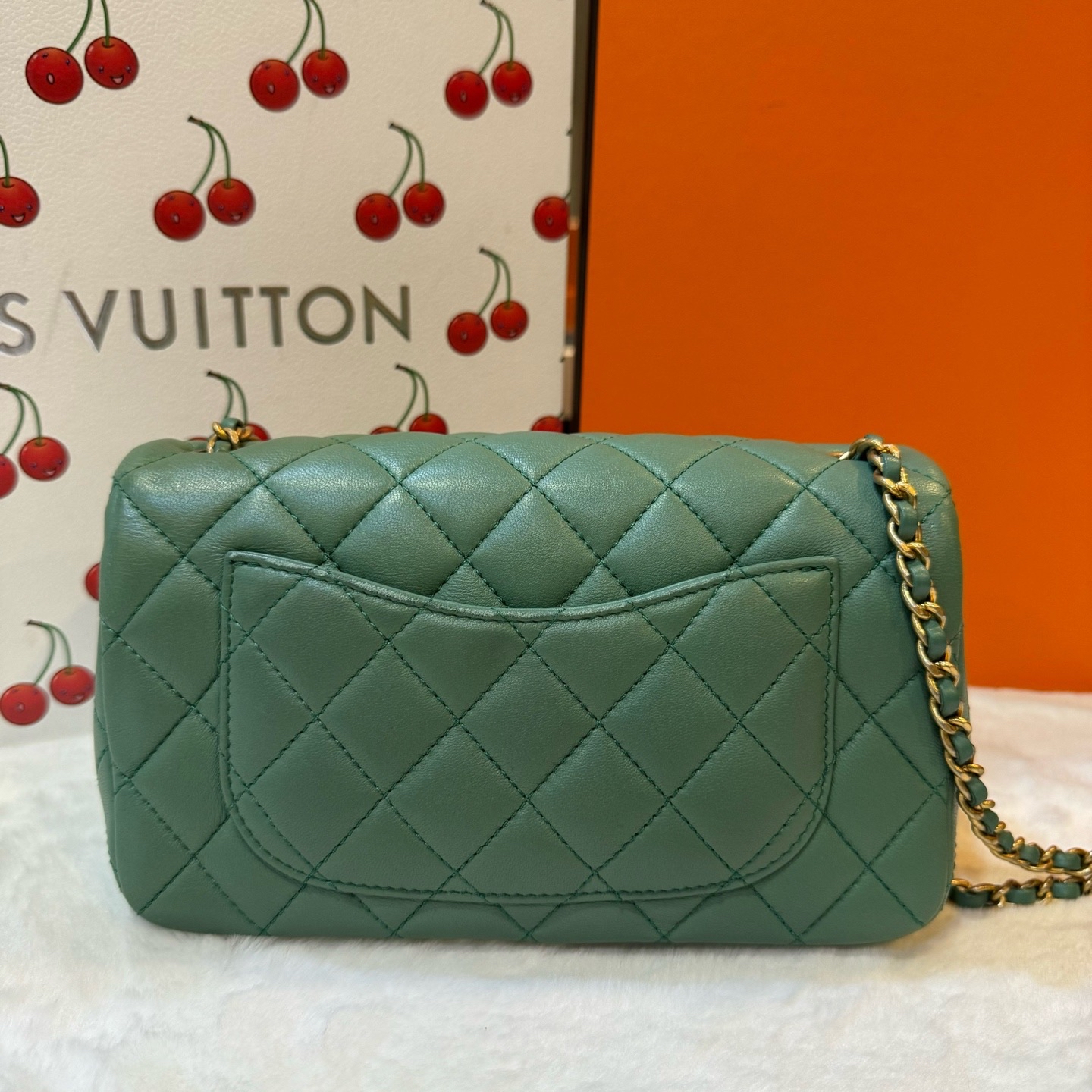 Pre-Owned CHANEL Flag Bag / Product Code: 26042421