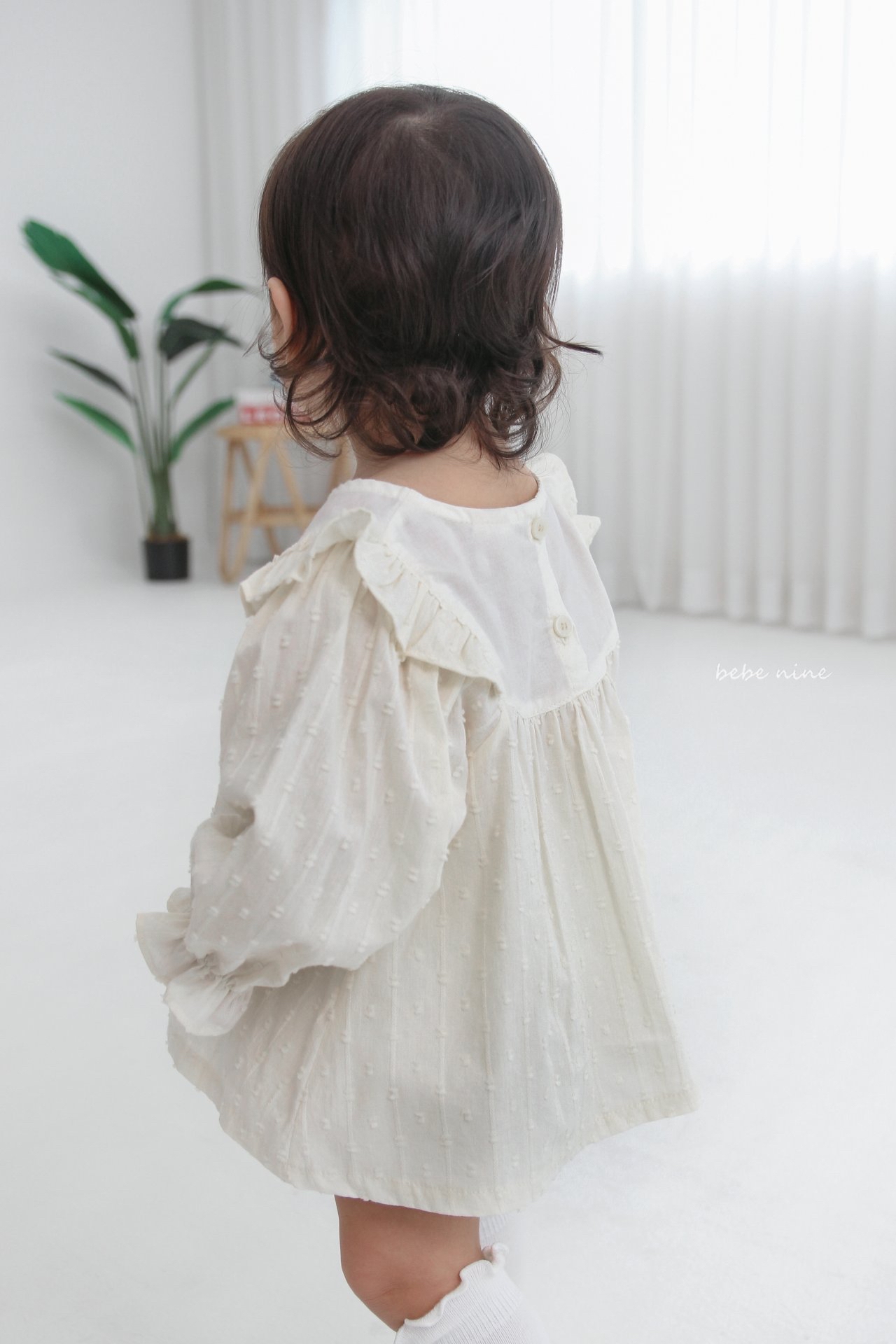 🌸預訂 韓國直送🌸🇰🇷Bebenine兩色荷葉花邊闊領上衣燈籠褲套裝