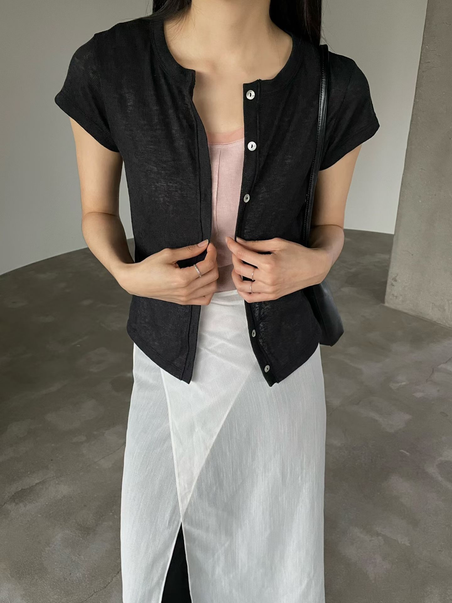 Light and skinny outer