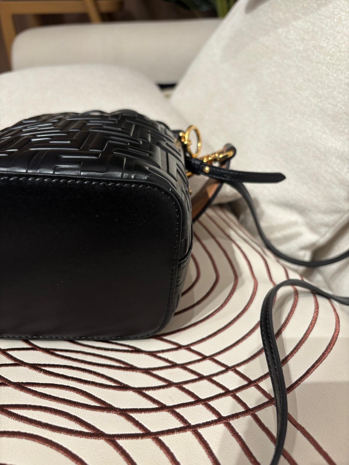 Fendi 2Way bucket bag 100%Authentic, 98%New✅Dust bag