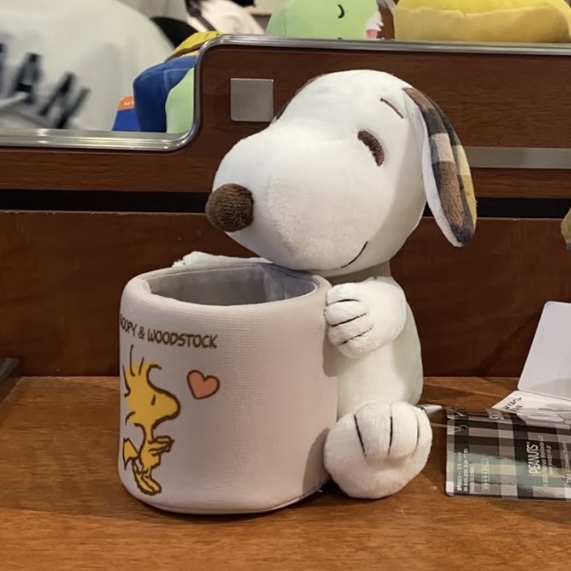 Peanuts Snoopy Plush Pen Stand