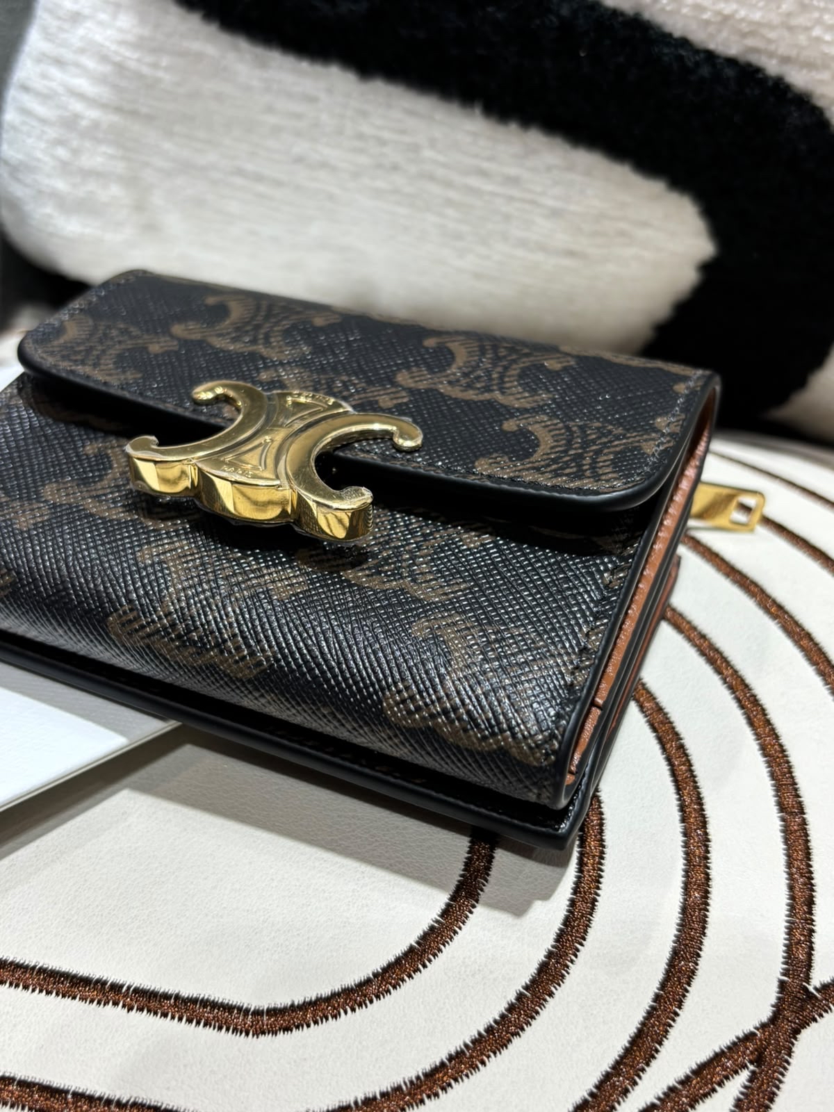 全新 Celine compact wallet TRIOMPHE 摺疊銀包連散子包 100%Authentic,全新貨品 ✅26專門店收據✅dust bag ✅box