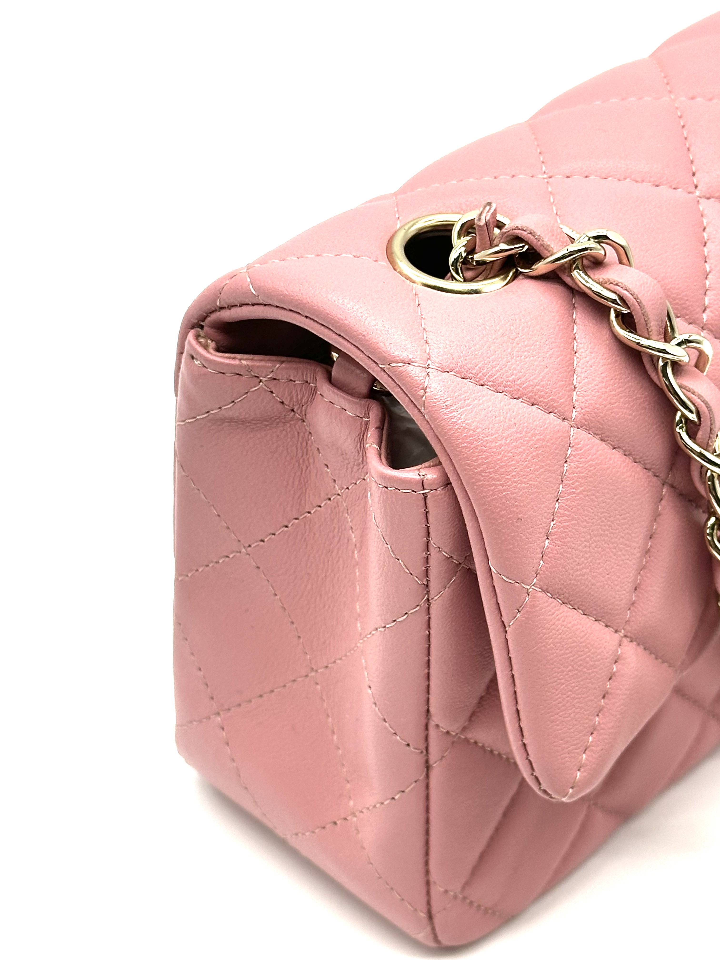 Pre-Owned CHANEL Pink Matelassé Mini Flap Bag / Product Code: 26042107