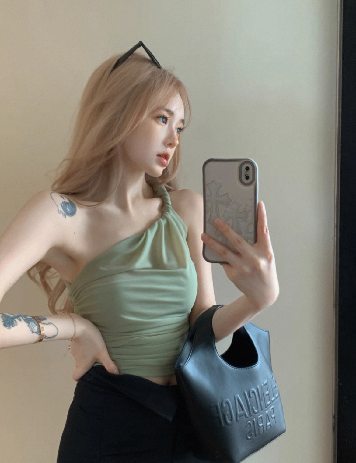 TP258网纱斜领上衣