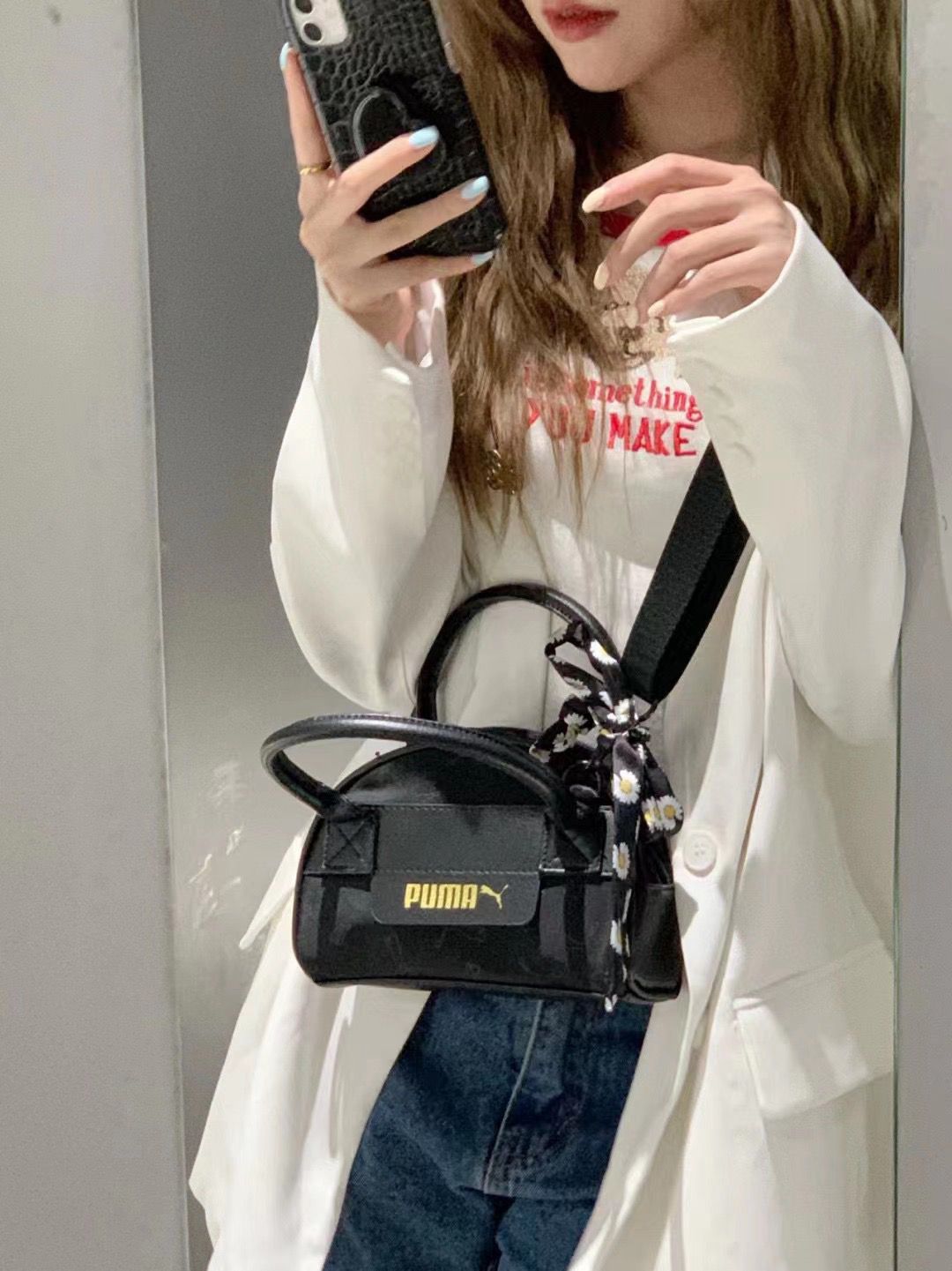 $75隻。2隻起$ 65隻。4色選擇Puma 隨行小包包