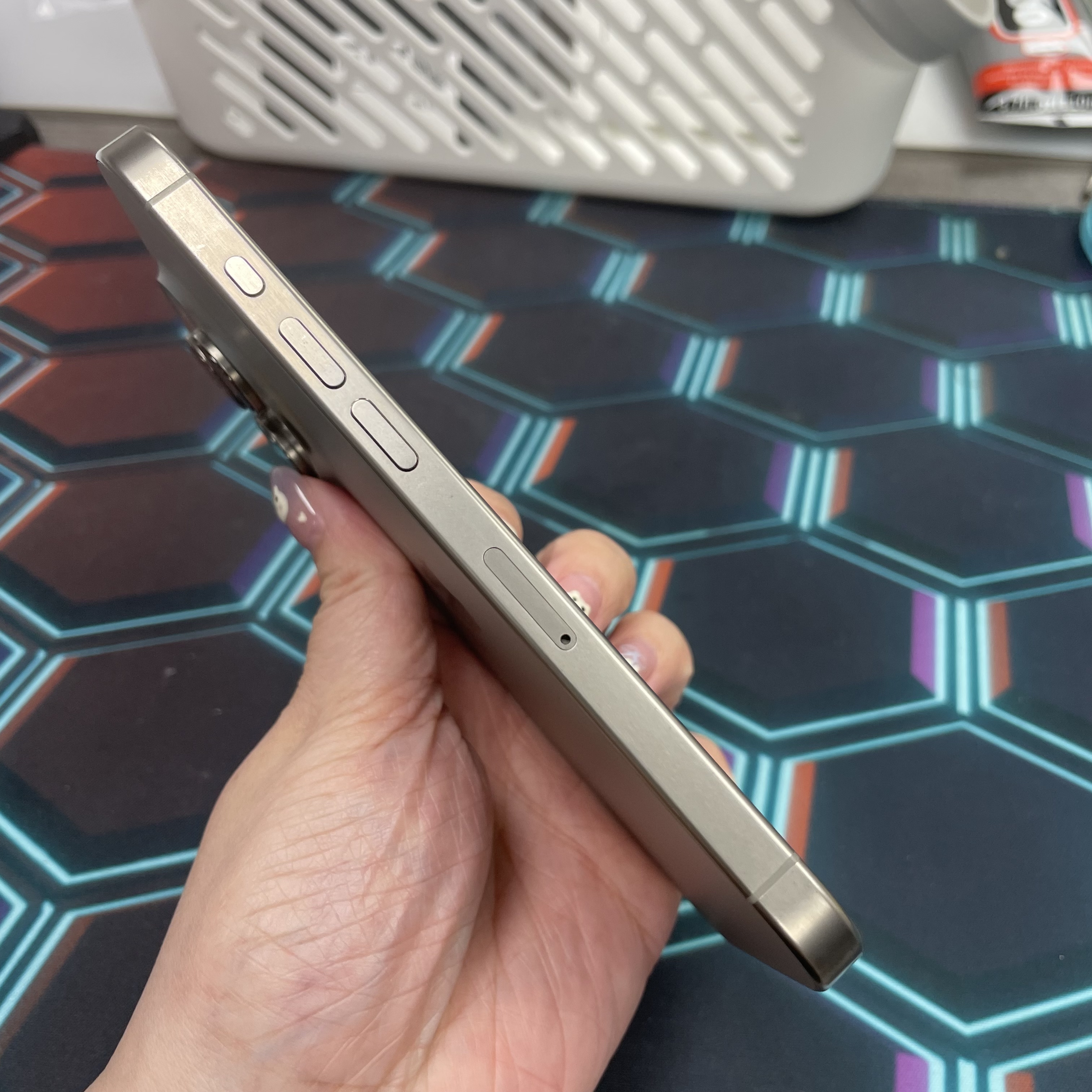 *6812 15 Pro 勁靚機 256GB 電80 原色 gray